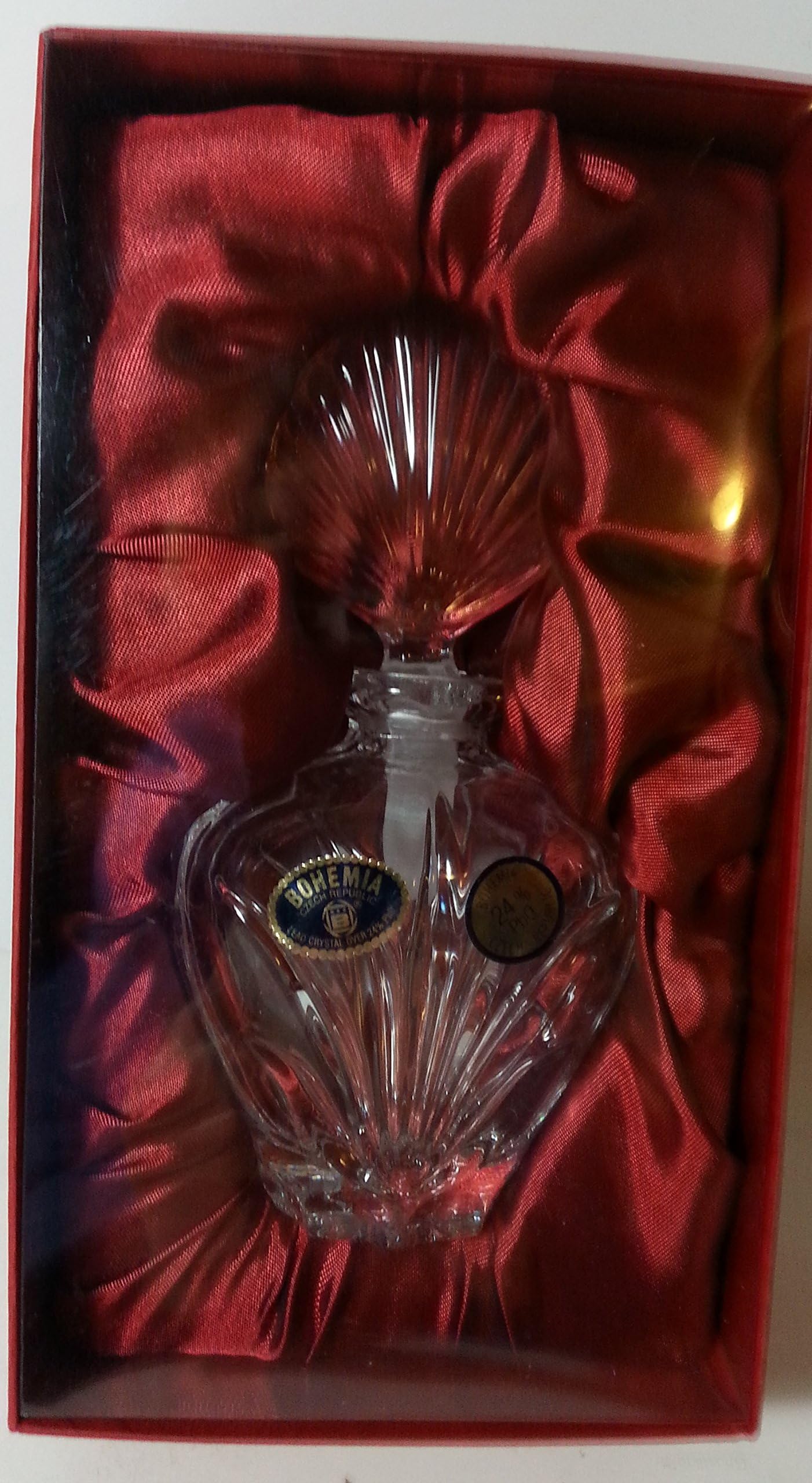 Czech Republic Bohemia 24% Lead Crystal Perfume Bottle Shell Topper