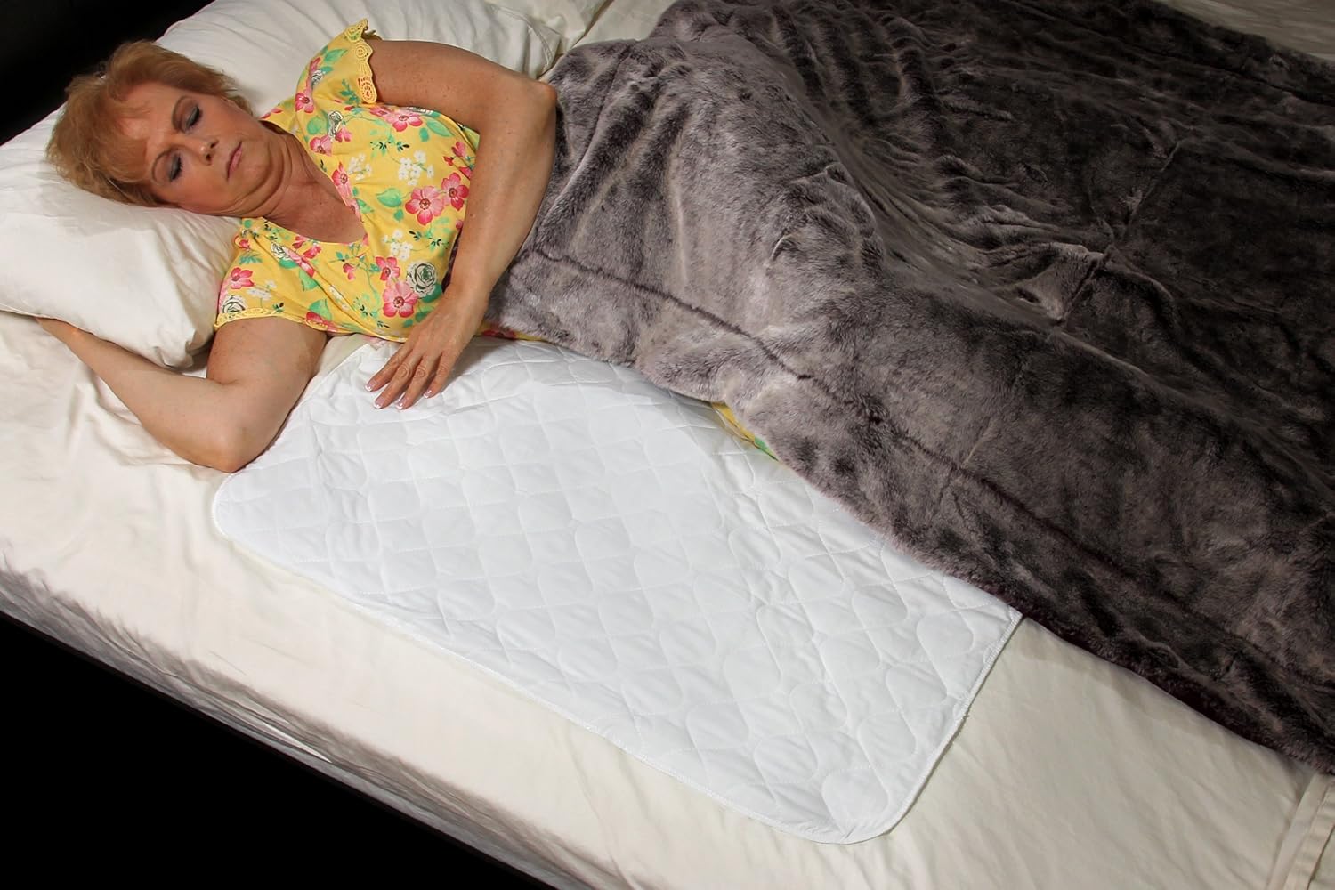 Premium Quality Bed Pad, Quilted, Waterproof, and Washable, 34" x 52" The Best Underpad Sheet Protector for Children or Adults with Incontinence (1 Pack): Health & Personal Care