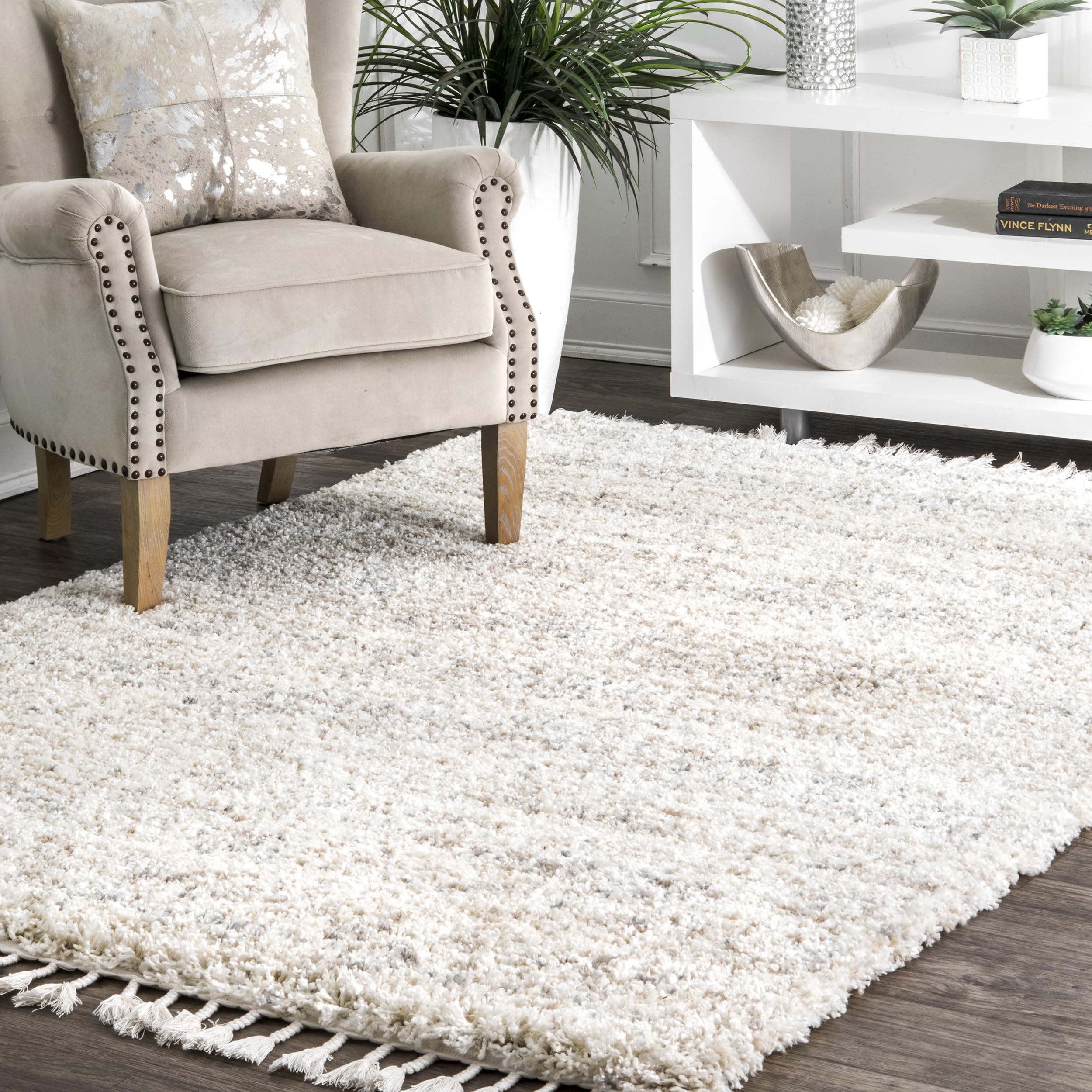 nuLOOM Brooke Shag Tasseled Area Rug – 8×11 Shag Area Rug Casual Ivory Rugs for Living Room Bedroom Dining Room Nursery