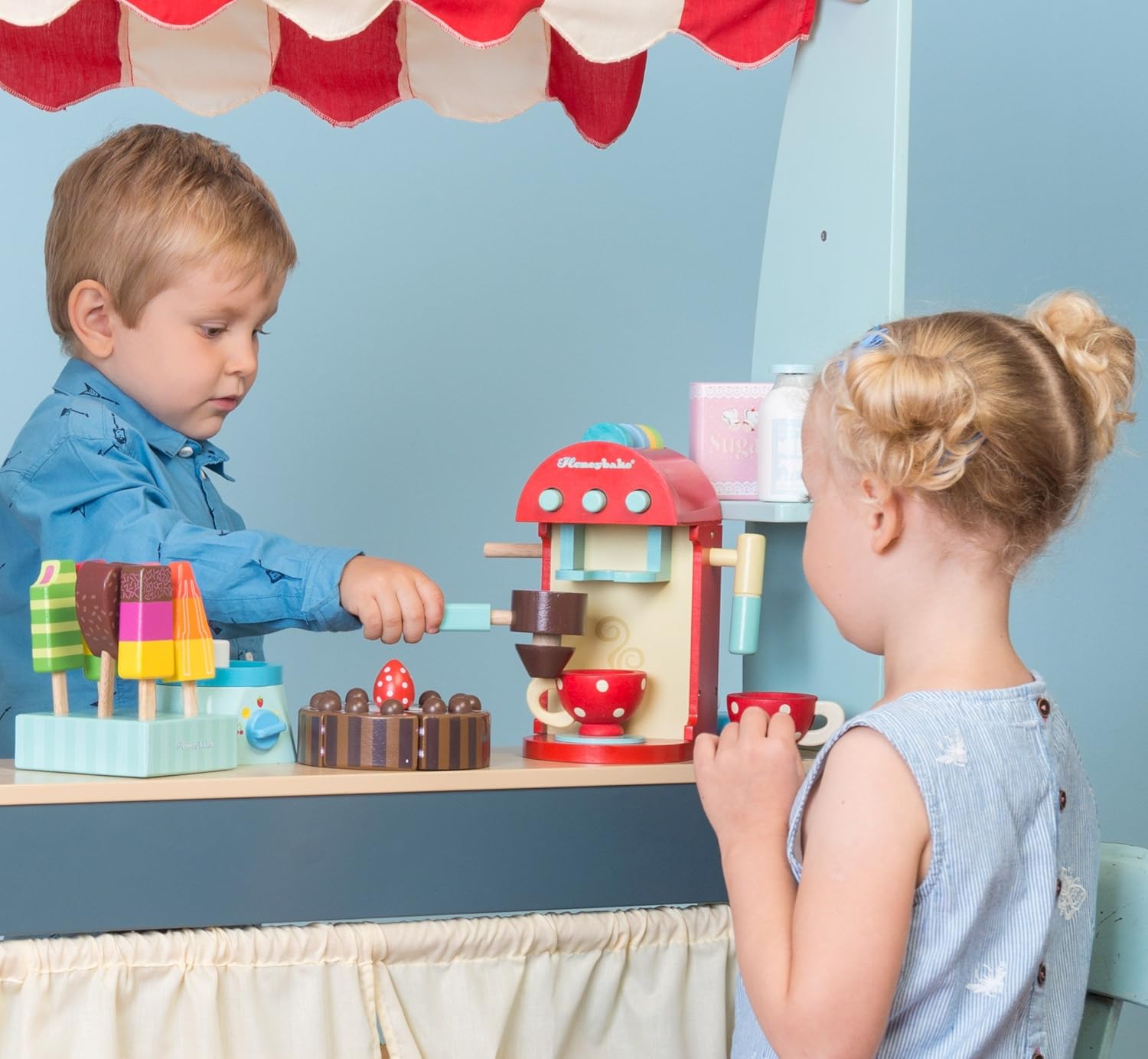 Amazon Com Le Toy Van Honeybake Premium Wooden Cafe Machine Set Pretend Kitchen And Cafe Play Toy Set Kids Role Play Toy Kitchen Accessories Tv299 Toys Games