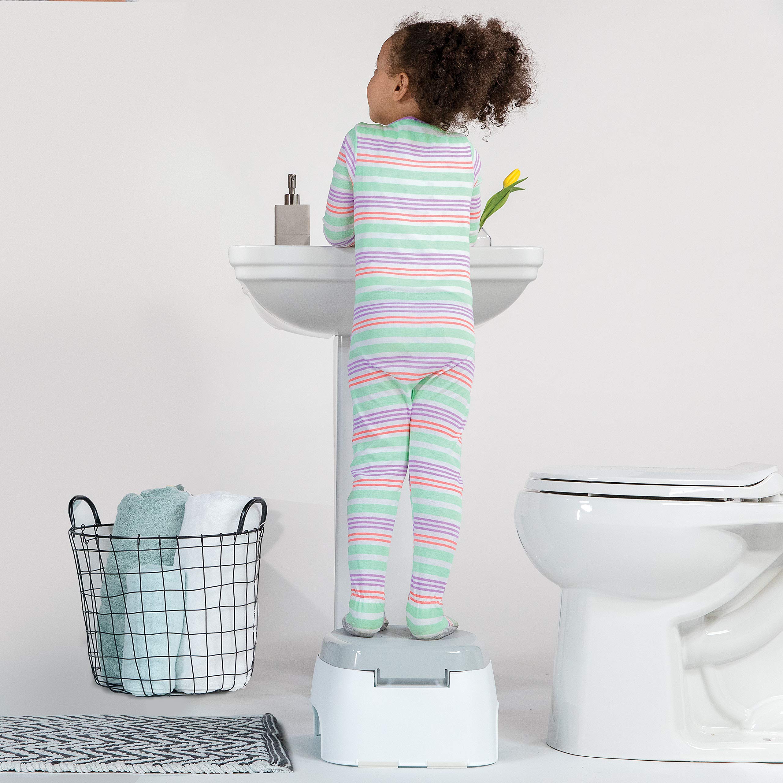 Summer Infant Step Up Seat and Stepstool for Potty Training and Beyond, Easy to Empty and Clean, Space Saving 2-in-1 Solution