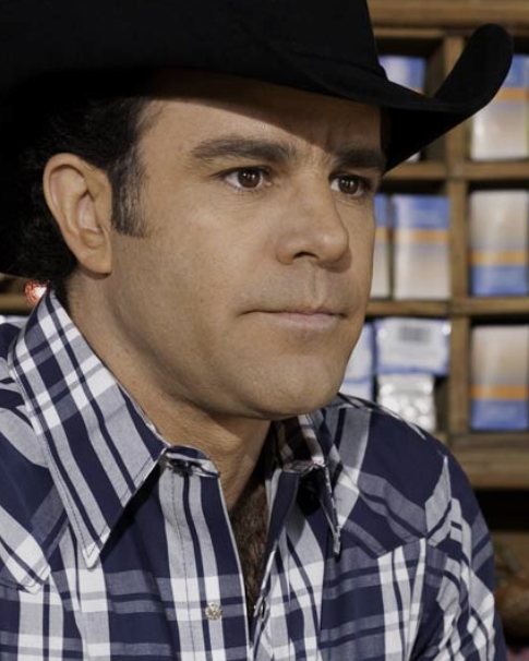 Eduardo Capetillo on Amazon Music