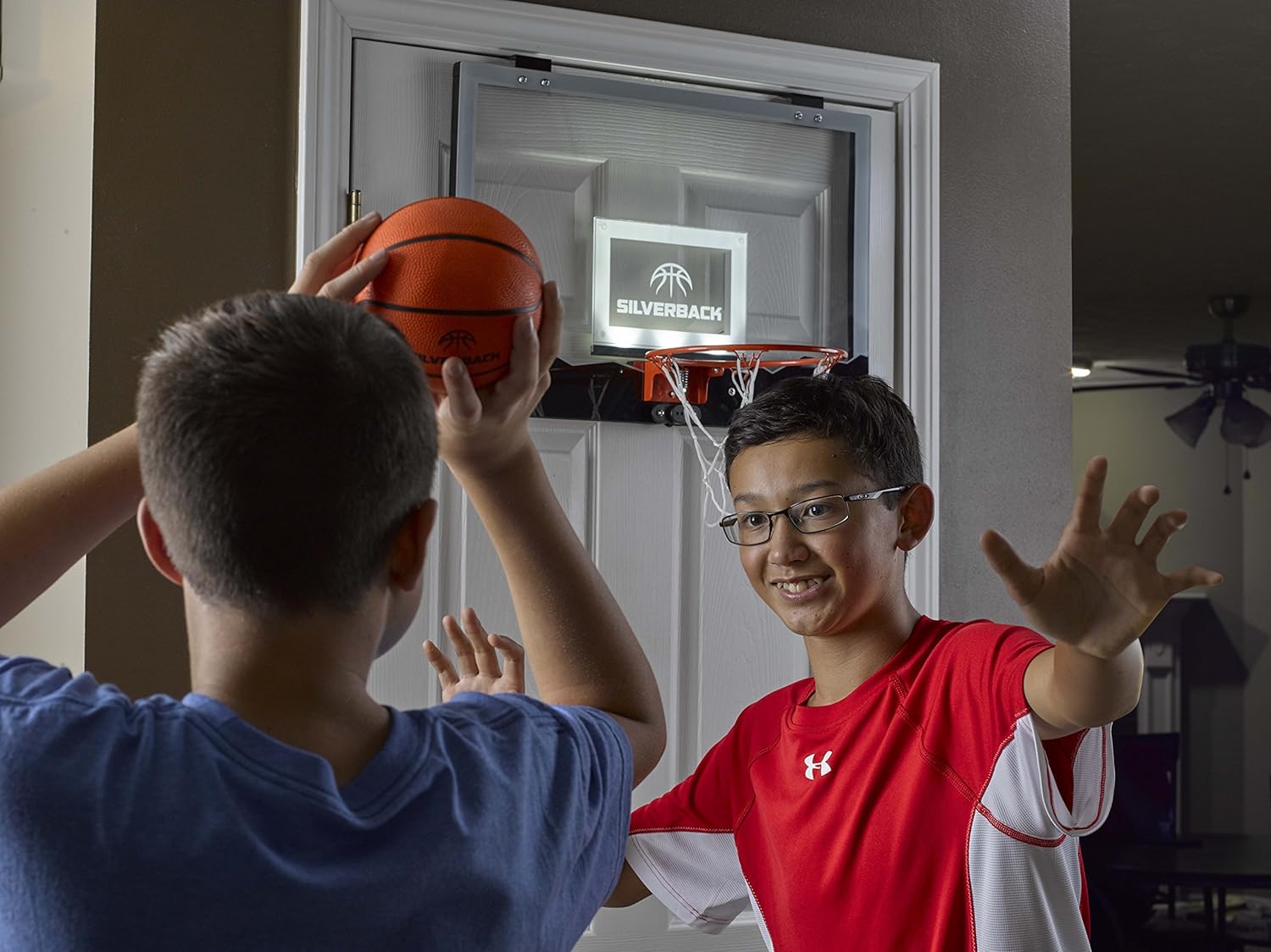 Silverback 23" LED Light-Up Over the Door Mini Basketball Hoop Includes Mini Basketball and Air Pump, Black : Kitchen & Dining