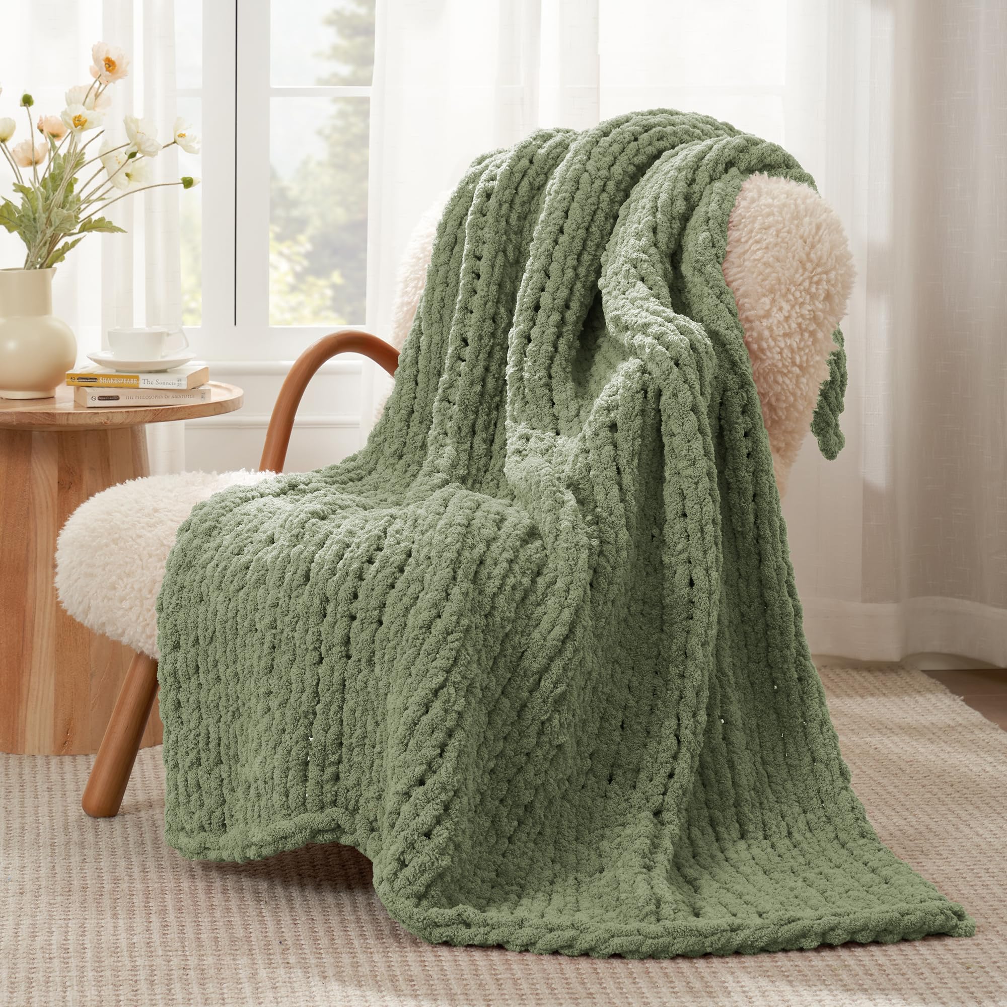 Amélie Home Chunky Knit Blanket Throw, Thick Soft