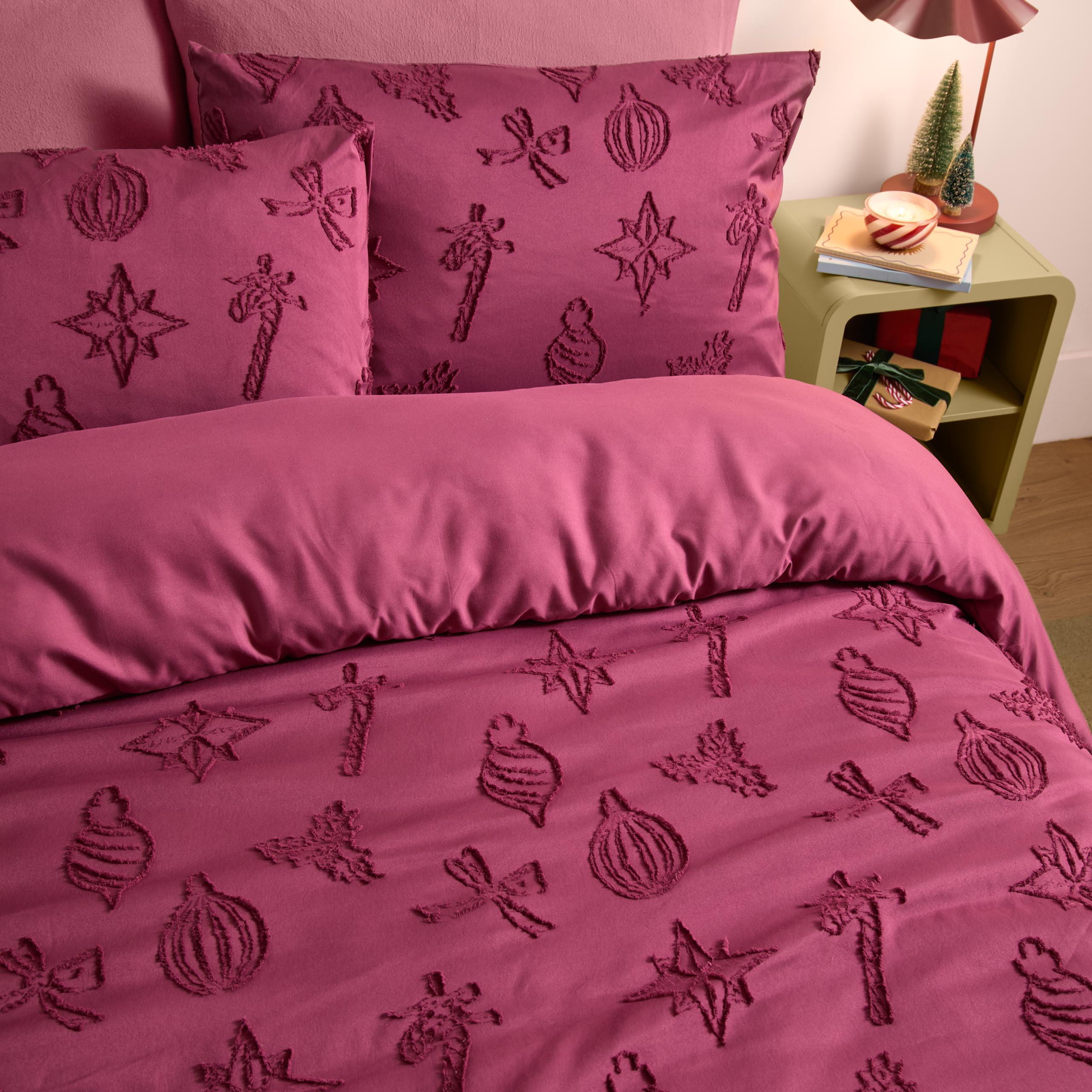 furn. Duvet Day Christmas Tuft...