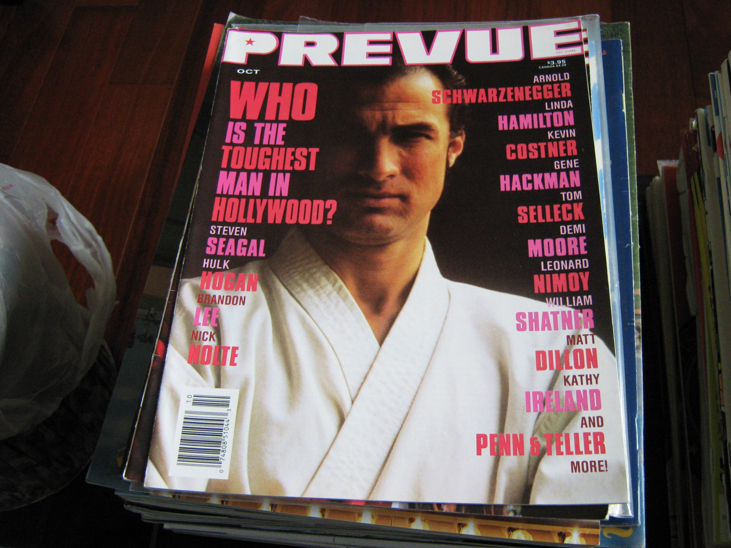 Mediascene Prevue Magazine (Steven Seagal , Hulk Hogan , Brandon Lee , Nick  NOlte, August / October 1991): Who Is The Toughest Man In Hollywood ?:  Amazon.com: Books