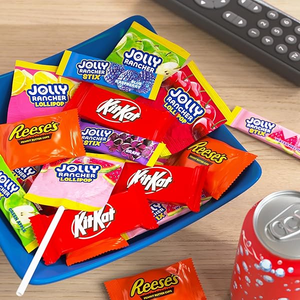 JOLLY RANCHER, KIT KAT AND REESE’S ASSORTED FLAVORED SNACK SIZE, CANDY PARTY PACK, 30.54 OZ