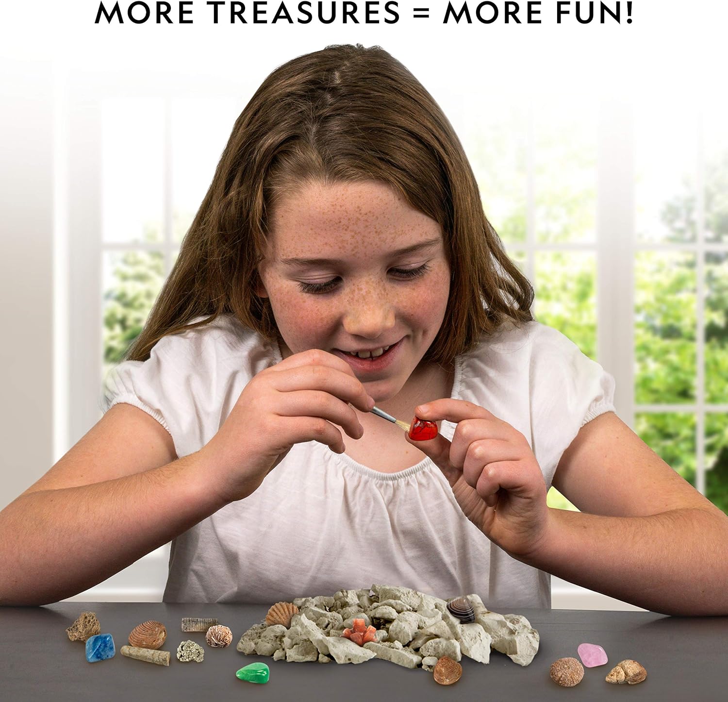 NATIONAL GEOGRAPHIC Mega Fossil and Gemstone Dig Kits - Excavate 20 Real Fossils and Gems, Great STEM Science Gift for Mineralogy and Geology Enthusiasts of Any Age: Toys & Games