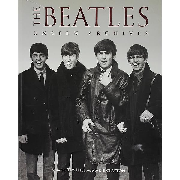 Queen: On Camera, Off Guard: Hayward, Mark: 9781862059078: Amazon