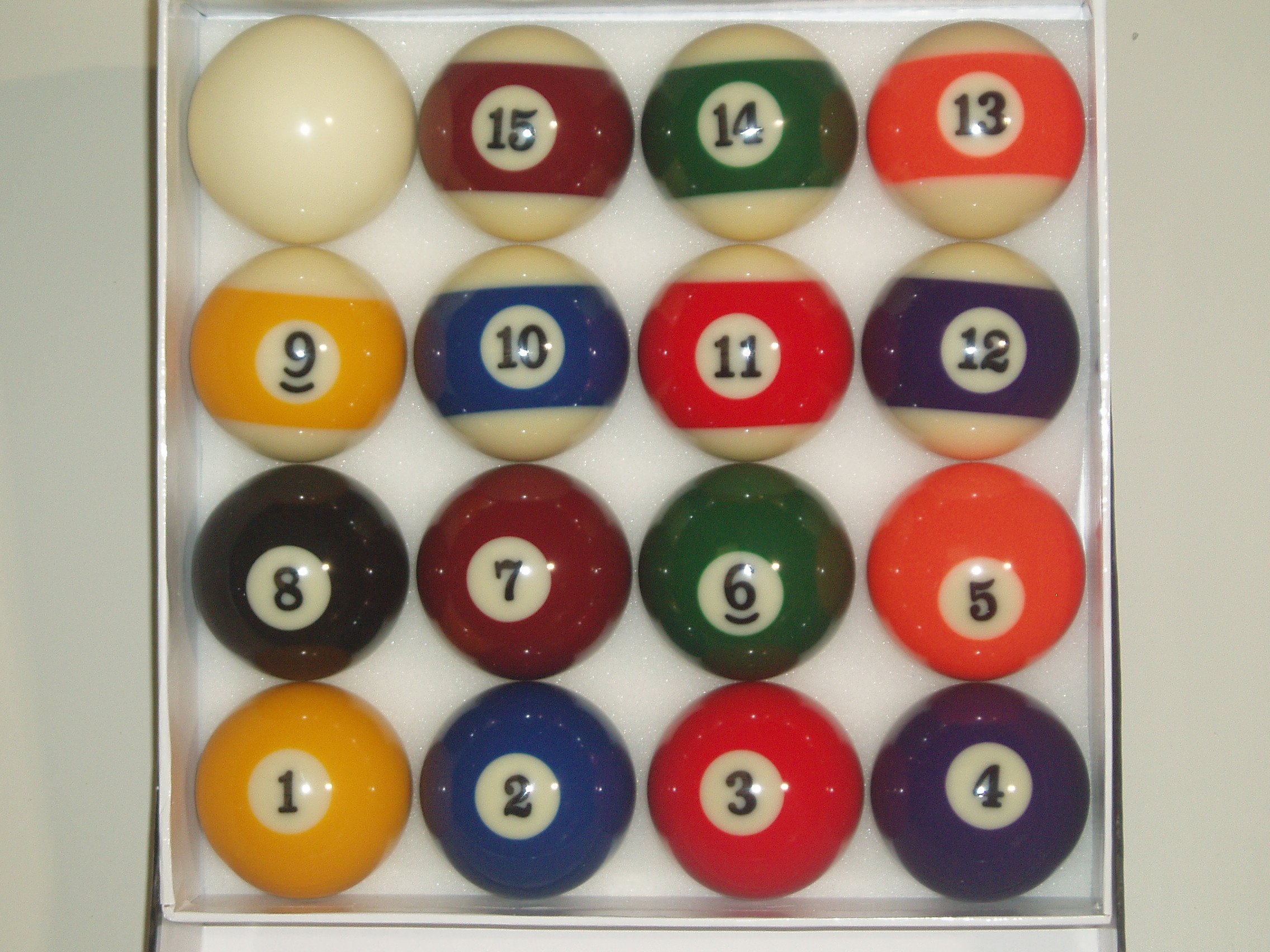 SGL SPOTS & STRIPES 2 1/4" POOL BALLS (AMERICAN SIZE) **