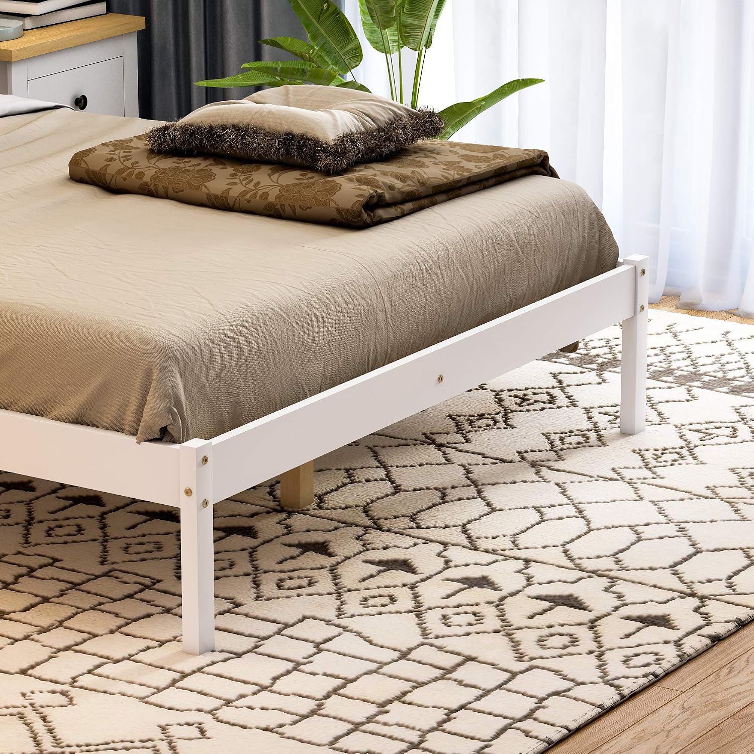 Vida Designs Milan Double Bed, 4ft6, Bed Frame, Solid Pine Wood, Headboard, Low Foot End, Bedroom Furniture, White - Image 4