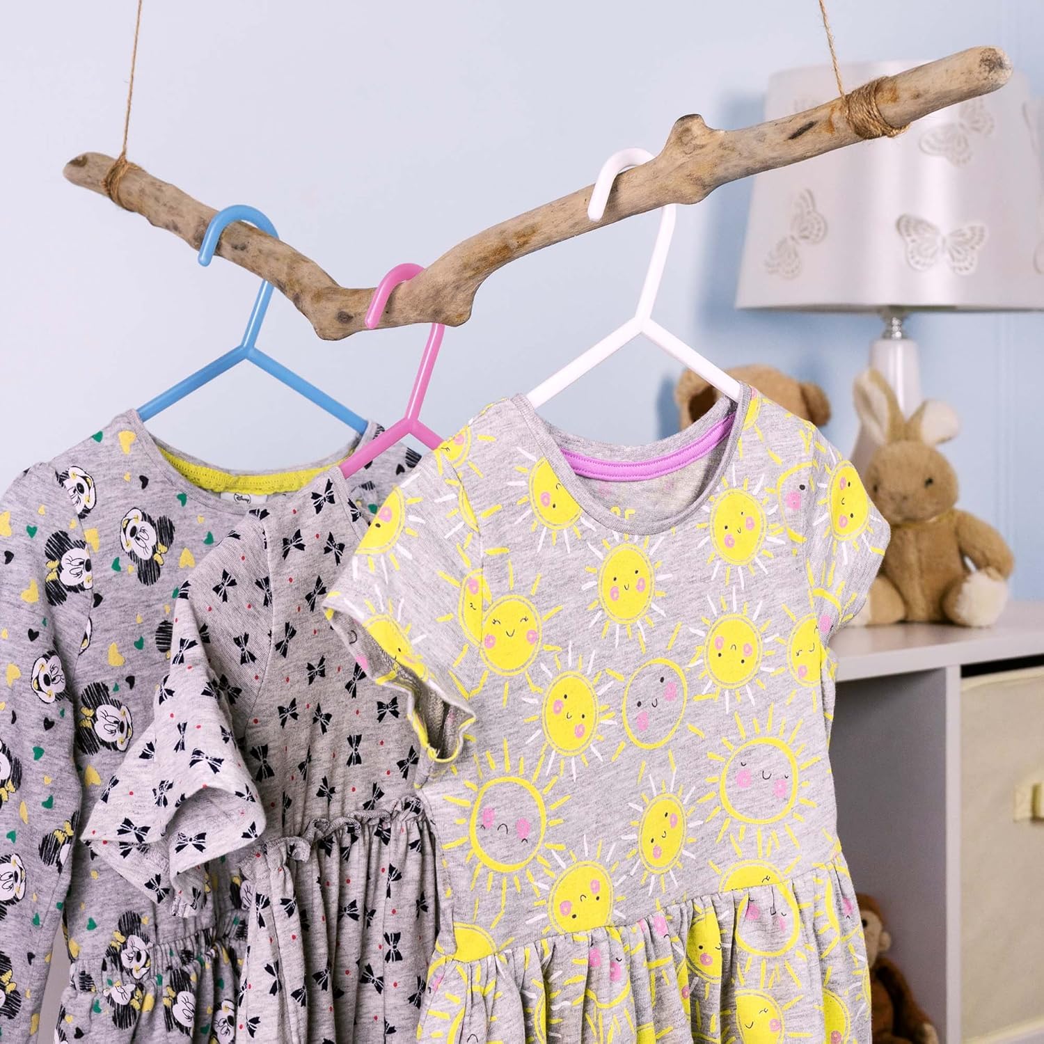 Napravi Rs Cintres Rangement Pour Vetements Et Penderies Blanc Et Rose 30cm Lot De 54 Cintres Plastique Bleu Hangerworld Cintres Bebe Et Tout Petits