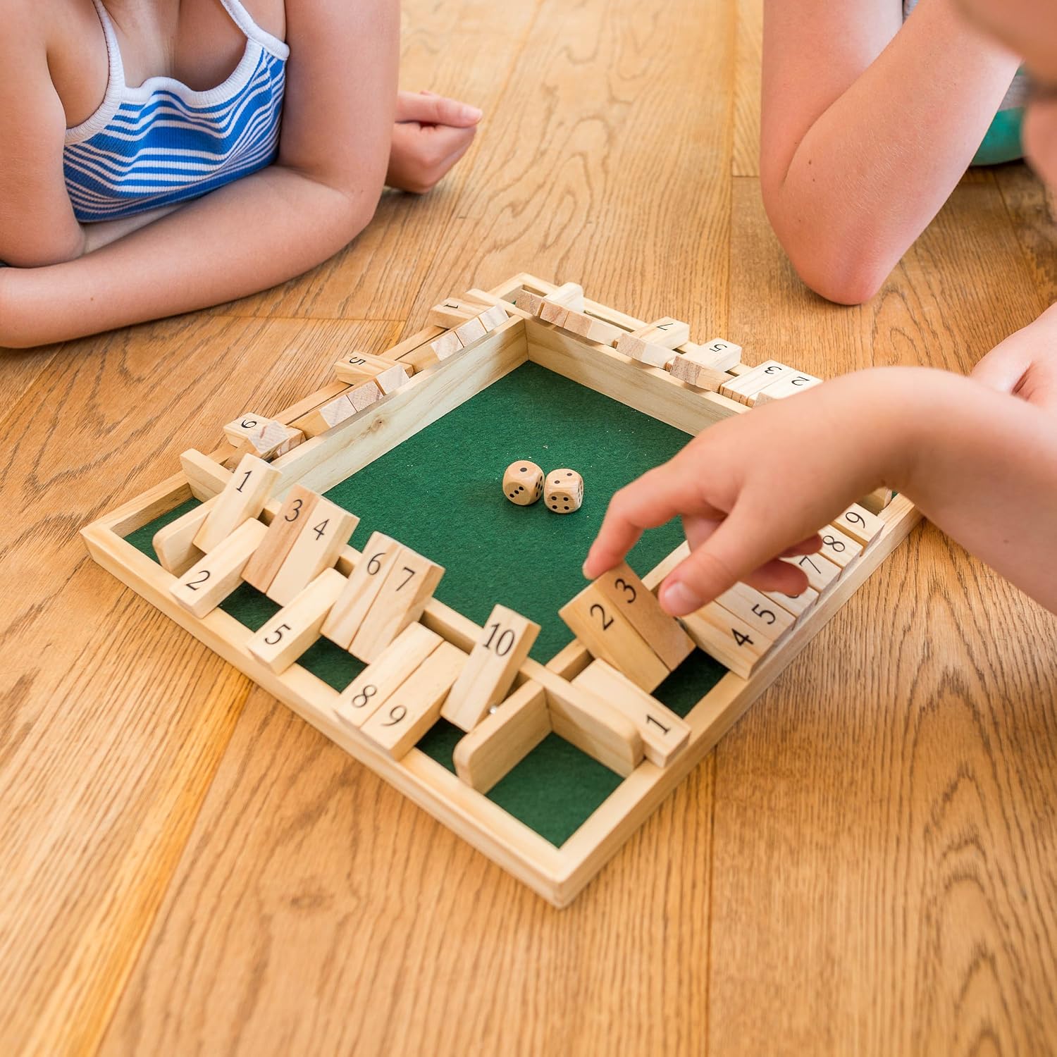 Toyrific 4 Player Shut The Box Game, Wooden Table Dice Classic Kids Family Travel Game, Green - Image 4