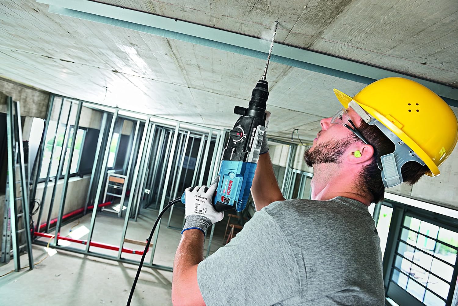 Bosch Professional GBH 2-28 F rotary hammer (SDS plus quick-change chuck, 13 mm keyless chuck, up to 28 mm drilling diameter - Image 3