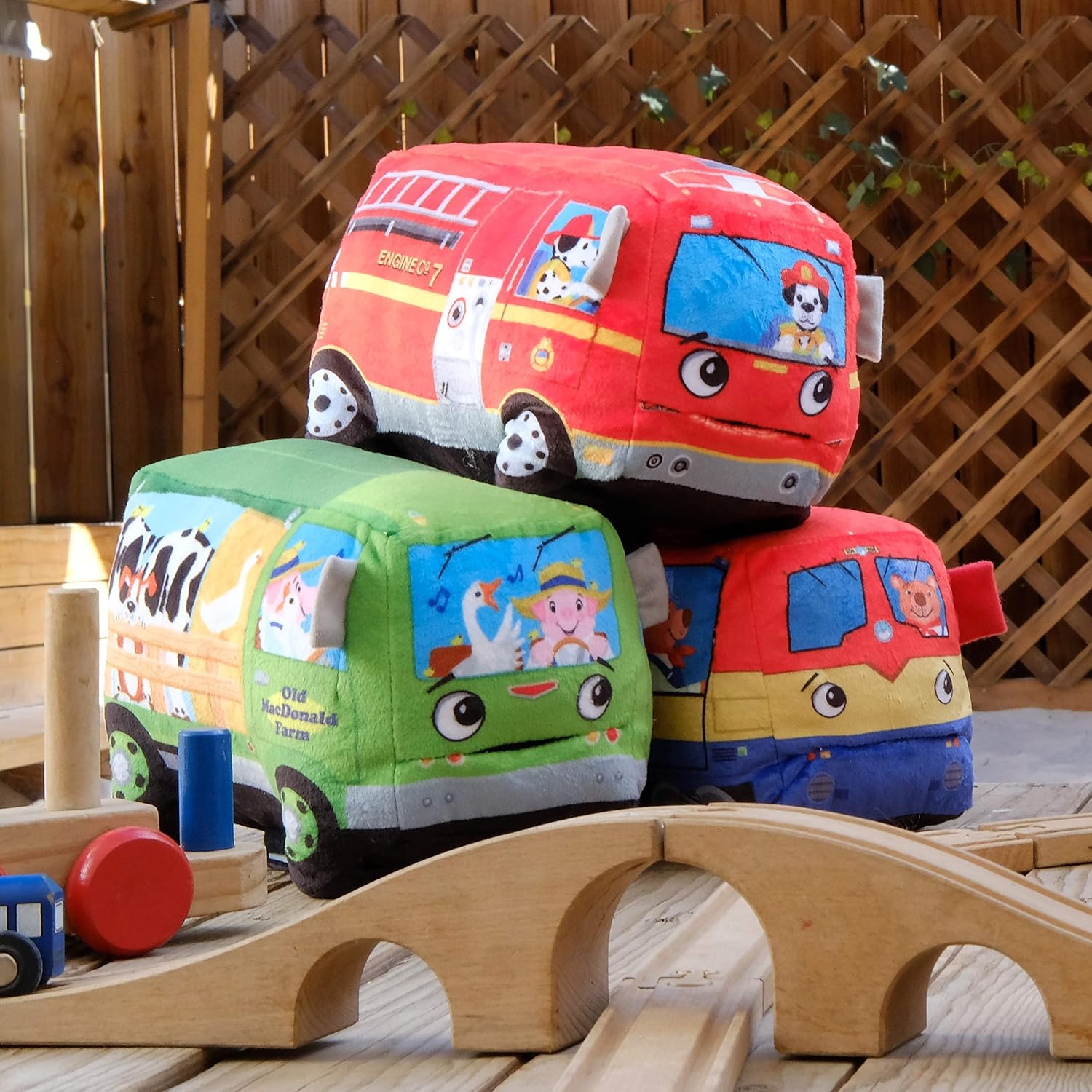 cuddle barn wheels on the bus