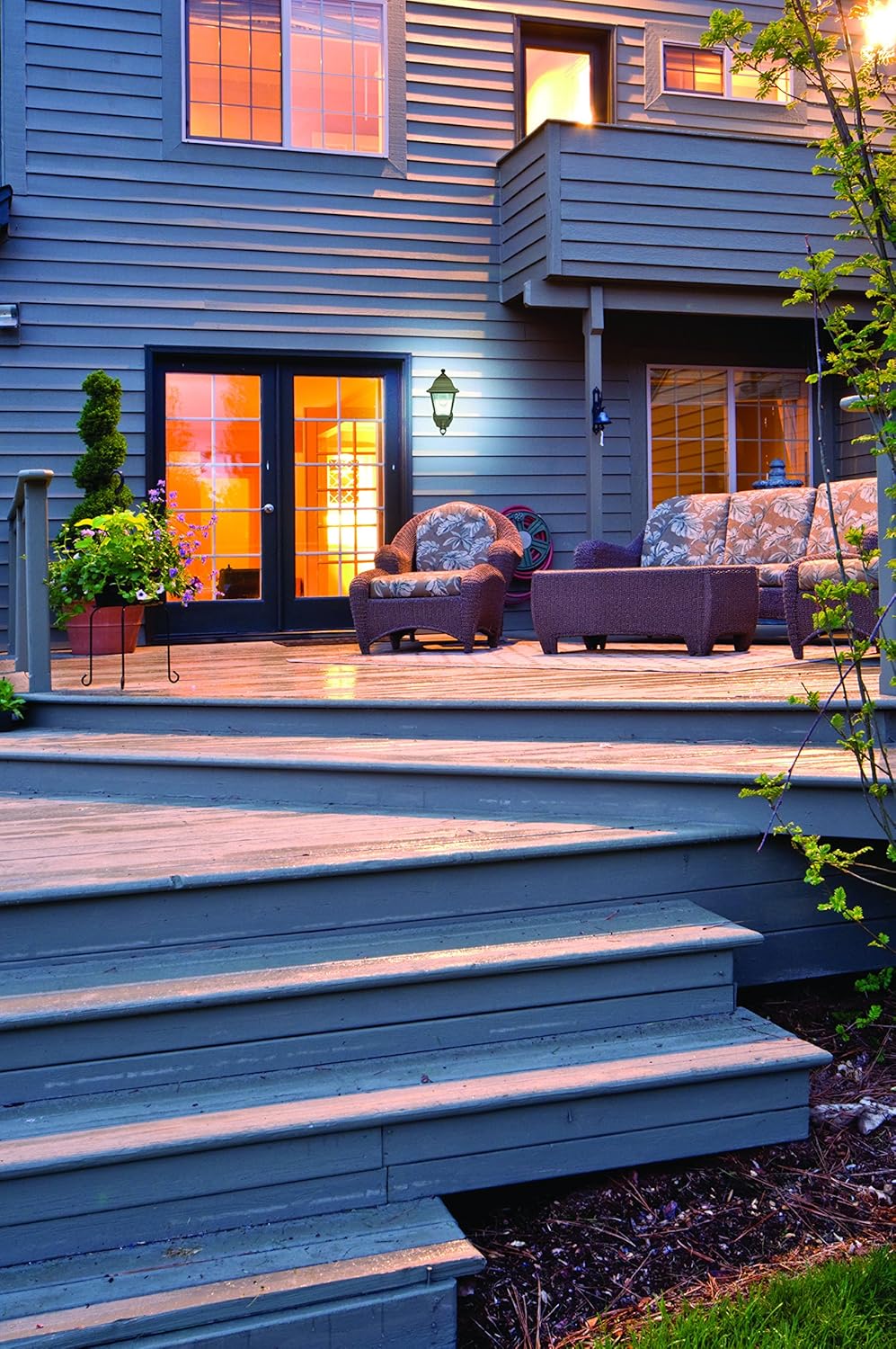 MAXSA Innovations 46219 BatteryPowered MotionActivated Wall Sconce in