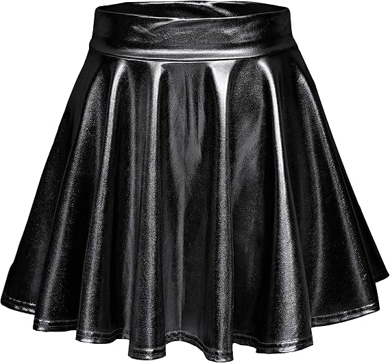 Falda e-girl, aesthetic acampanada negra de cuero. falda cuero plisada