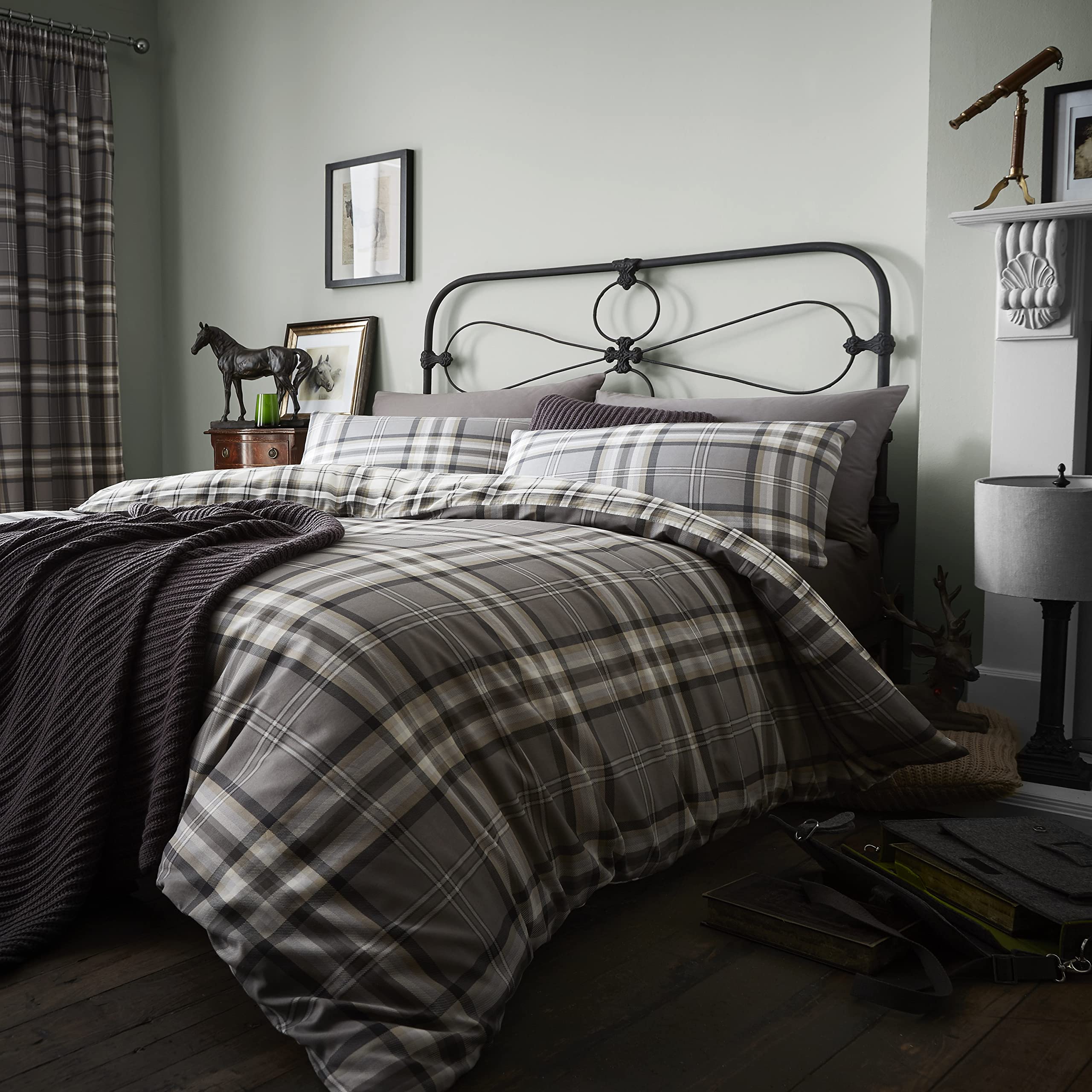Catherine Lanfield Kelso Charcoal Bed Linen 135 x 200 + 80 x 80 cm