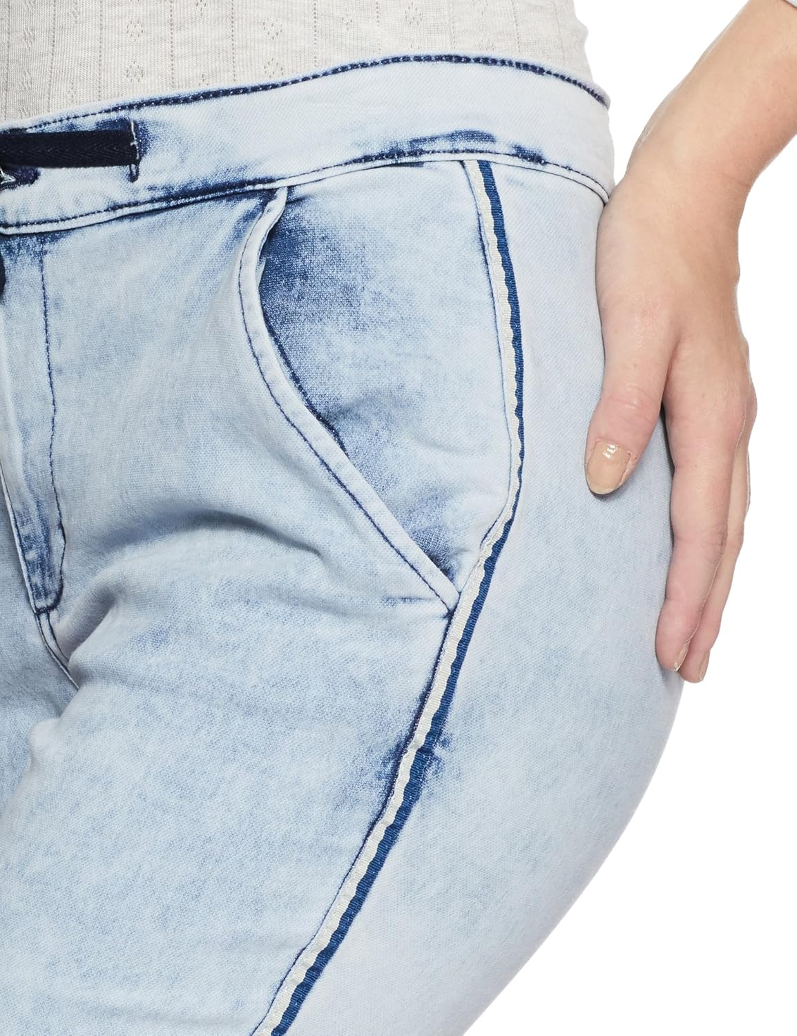 levis women's tapered fit jeans