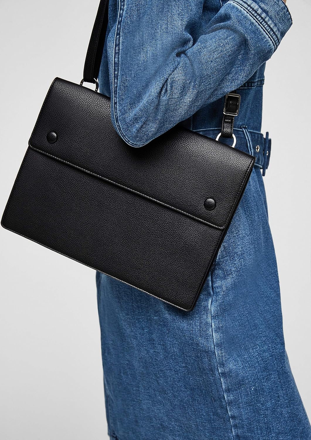 s.Oliver Women's 201.10.102.30.300.2061168 City Bag, grau/Schwarz, L x B x H: 30 x 2,5 x 22 cm, Grau / Schwarz - Image 5