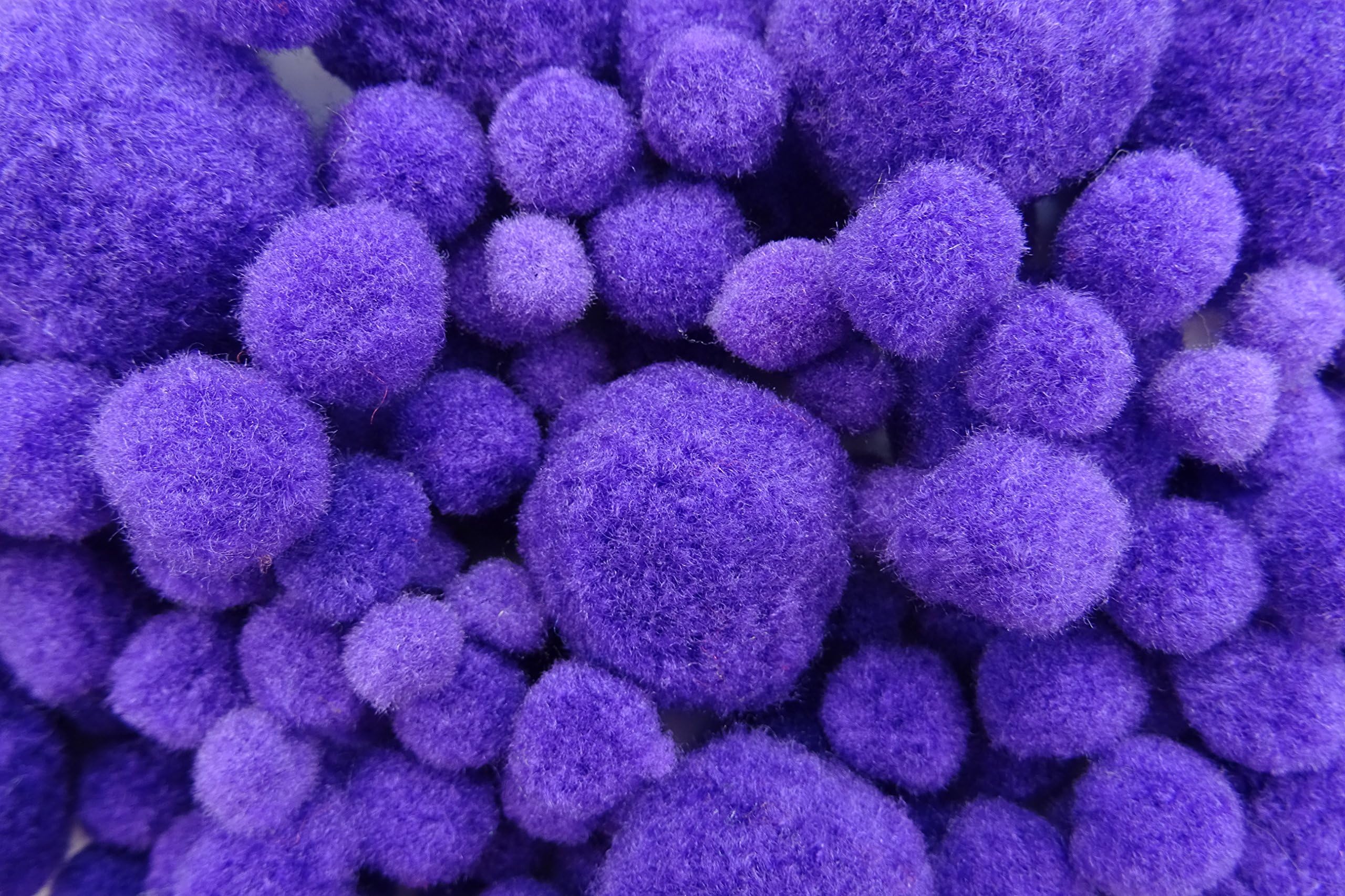 a2bsales 50 Craft Poms Multi Coloured Fluffy Balls Various Sizes Children Arts & Crafts - Colour: Purple