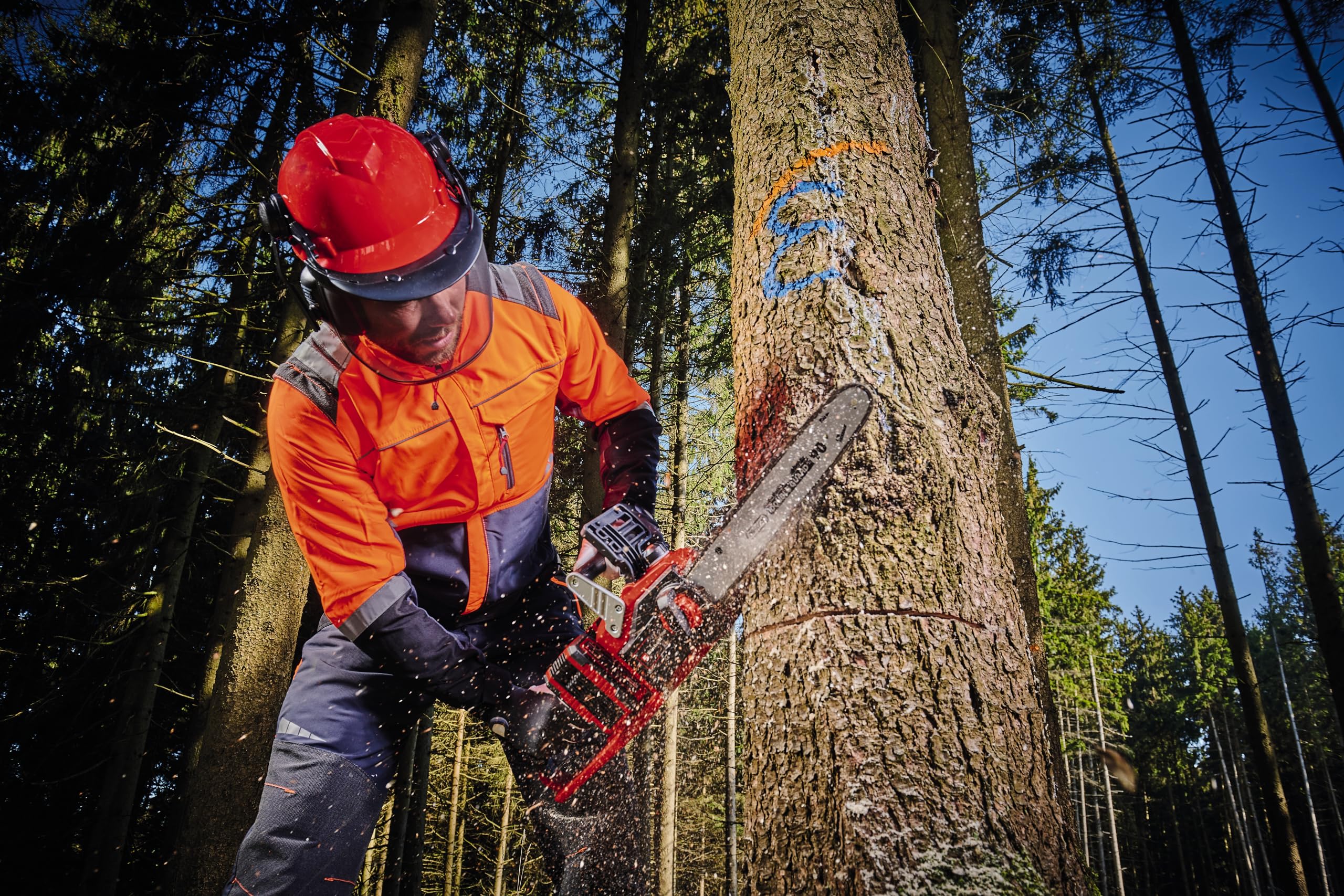 Einhell Akku-Kettensäge GE-LC 36/35 Li Power X-Change (Li-Ion, 36 V, 33 cm Schnittlänge, 15 m/s Schnittgeschwindigkeit, bürstenloser Elektromotor, inkl. 2x 4,0 Ah Akkus und Twincharger) 4