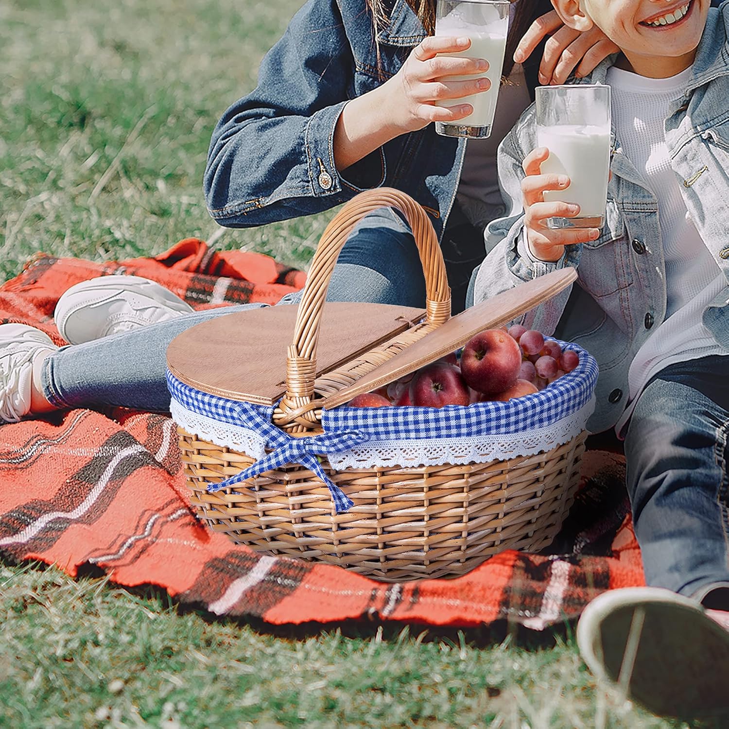 SatisInside Wicker Picnic Basket with Wooden Lids and Washable Liner - Stationary Handle - Blue: Kitchen & Dining