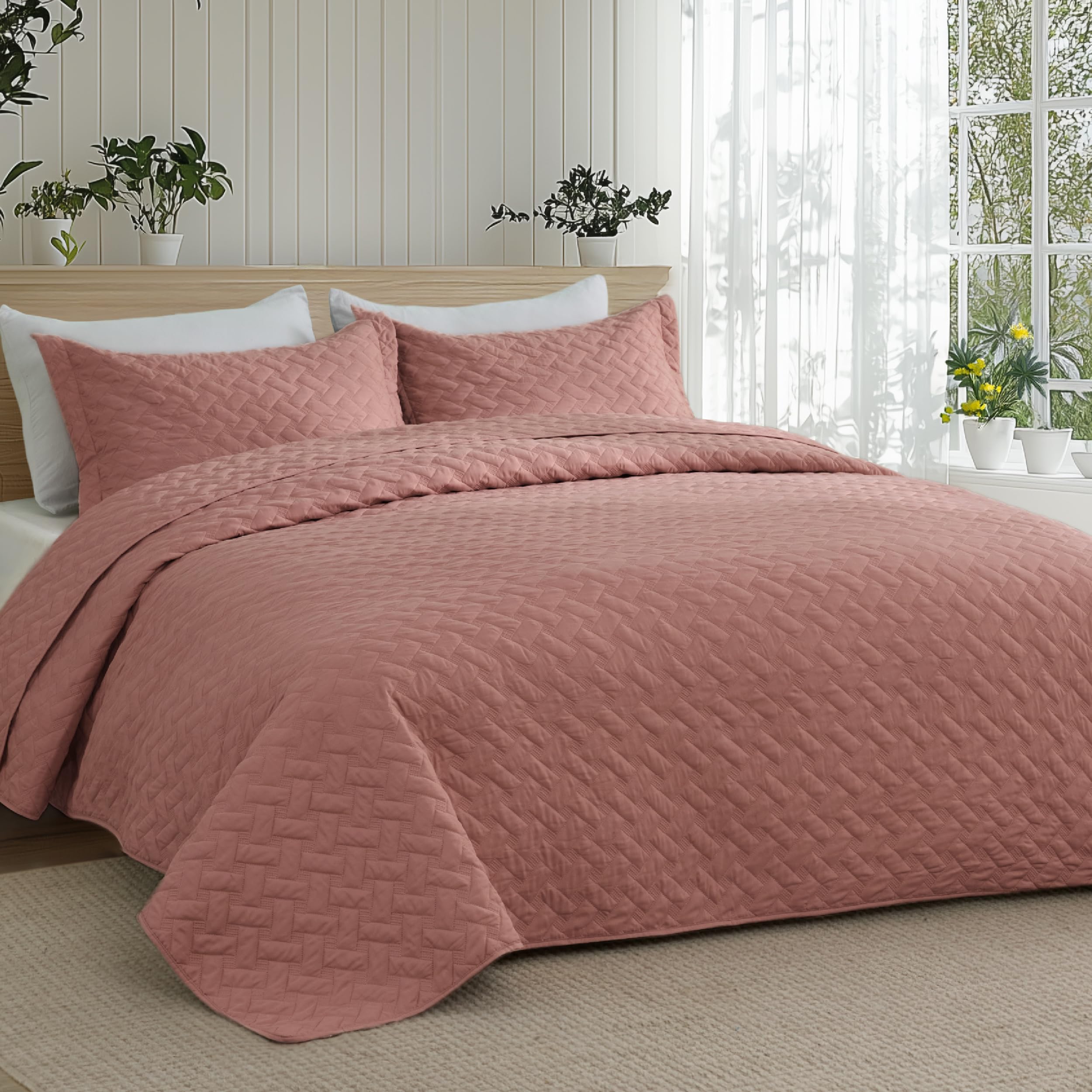 Photo 1 of *** pillow cases missing*** Bedsure Quilts Queen Size - Lightweight Bedspreads Queen Size with Basket Weave Pattern, Soft Quilt Bedding, Grayish Pink Comforter Coverlet for All Seasons (90" x 96")