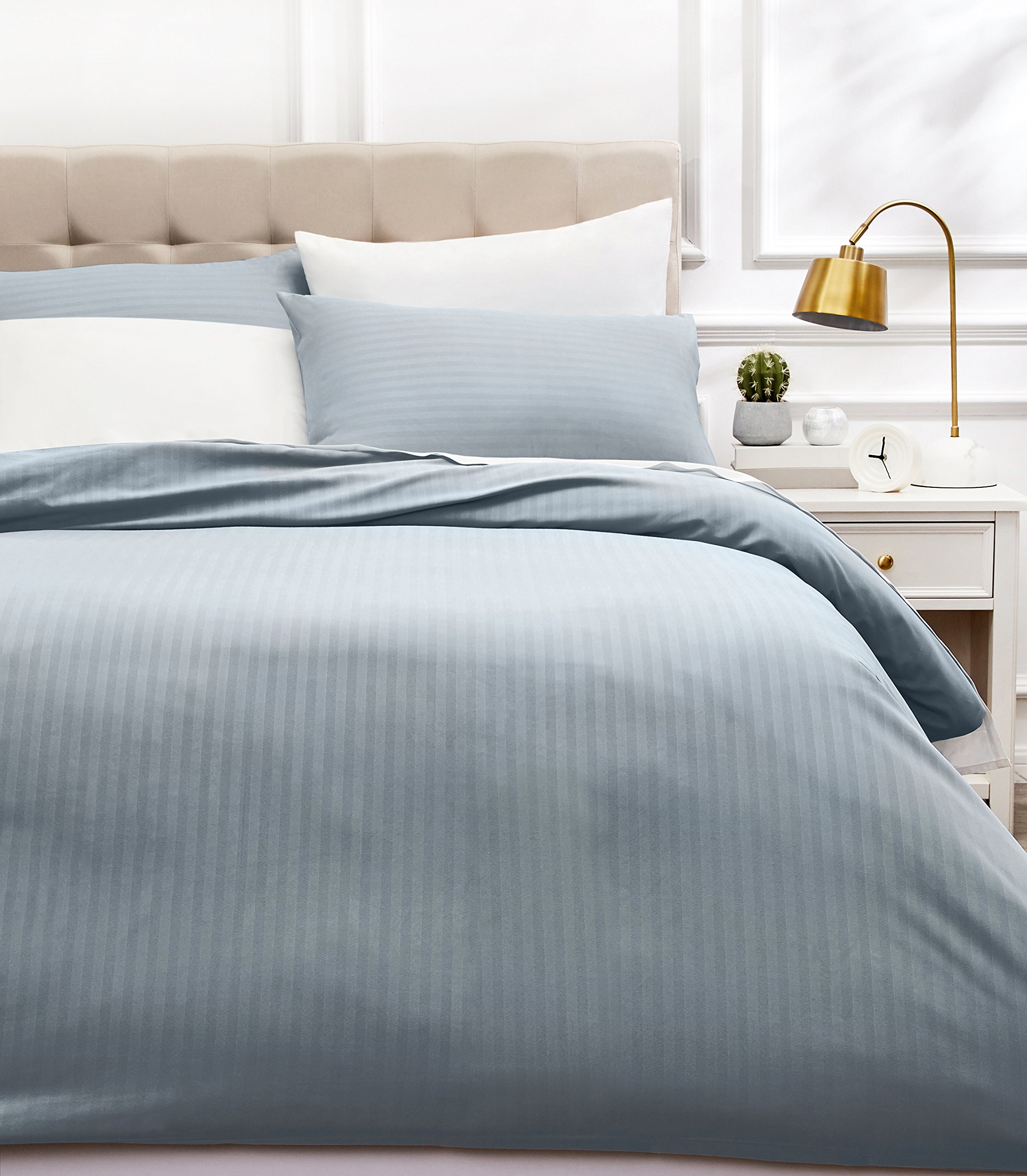 Amazon Basics Bedding 3-Piece Microfibre Double Duvet Set, Fade Resistant, Duvet Cover 200 x 200 cm & 2 Pillowcases 50 x 80 cm, Dark Grey