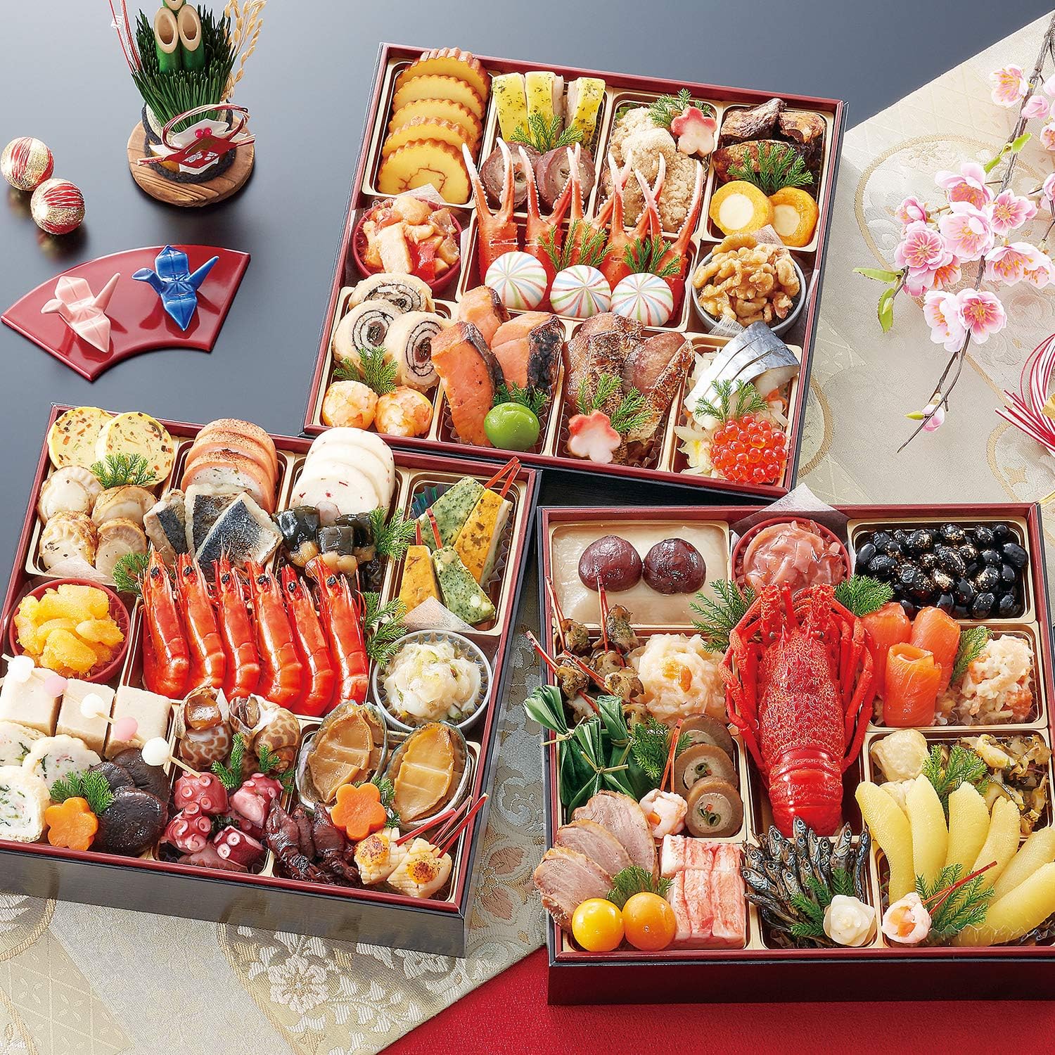 Amazon | 【冷蔵 盛付済 おせち 解凍不要】 京都円山 料亭「東観荘」監修特大重 華寿千 [三段重 63品目 約5～6人前] 12/30日お届け | スカイネット | おせち 通販