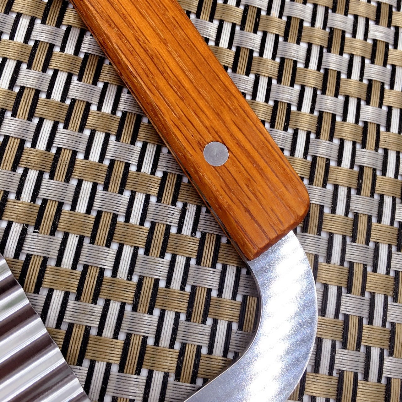 Wavy Crinkle Cutting Tool Vegetable French Fry Slicer Stainless Steel Blade Wooden Handle Serrator Salad Chopping Knife,Set of 2