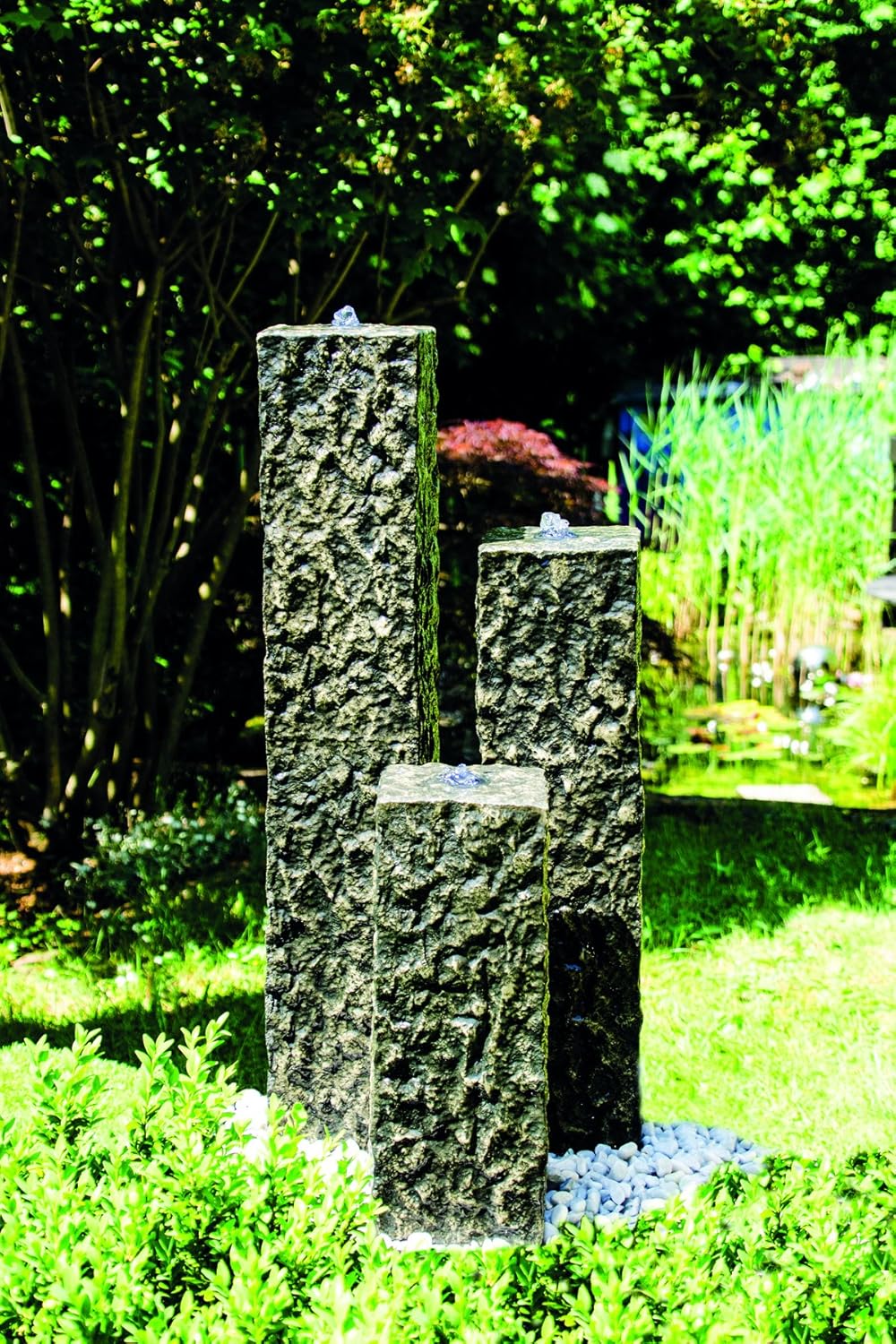 Köhko Springbrunnen "Lilienstein" Höhe ca. 50 cm Gartenbrunnen aus Polyresin in Natursteinoptik inkl. LED-Beleuchtung