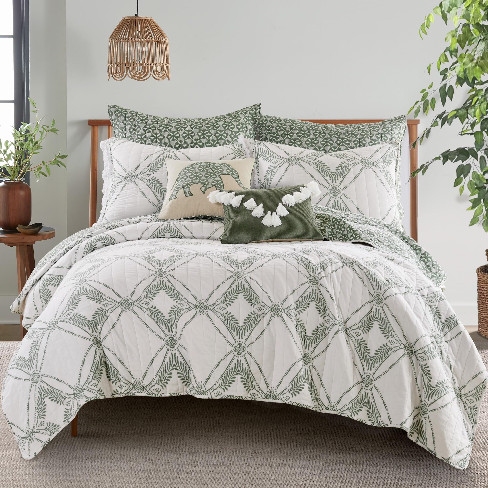 Photo 1 of *MINOR DAMAGE - USED*
Levtex Home - Kemala Sage Quilt Set - King Quilt and Two King Shams - Medallion - Sage, Cream - Quilt (106x92in.) and Shams (20x36in.) - Reversible - Cotton