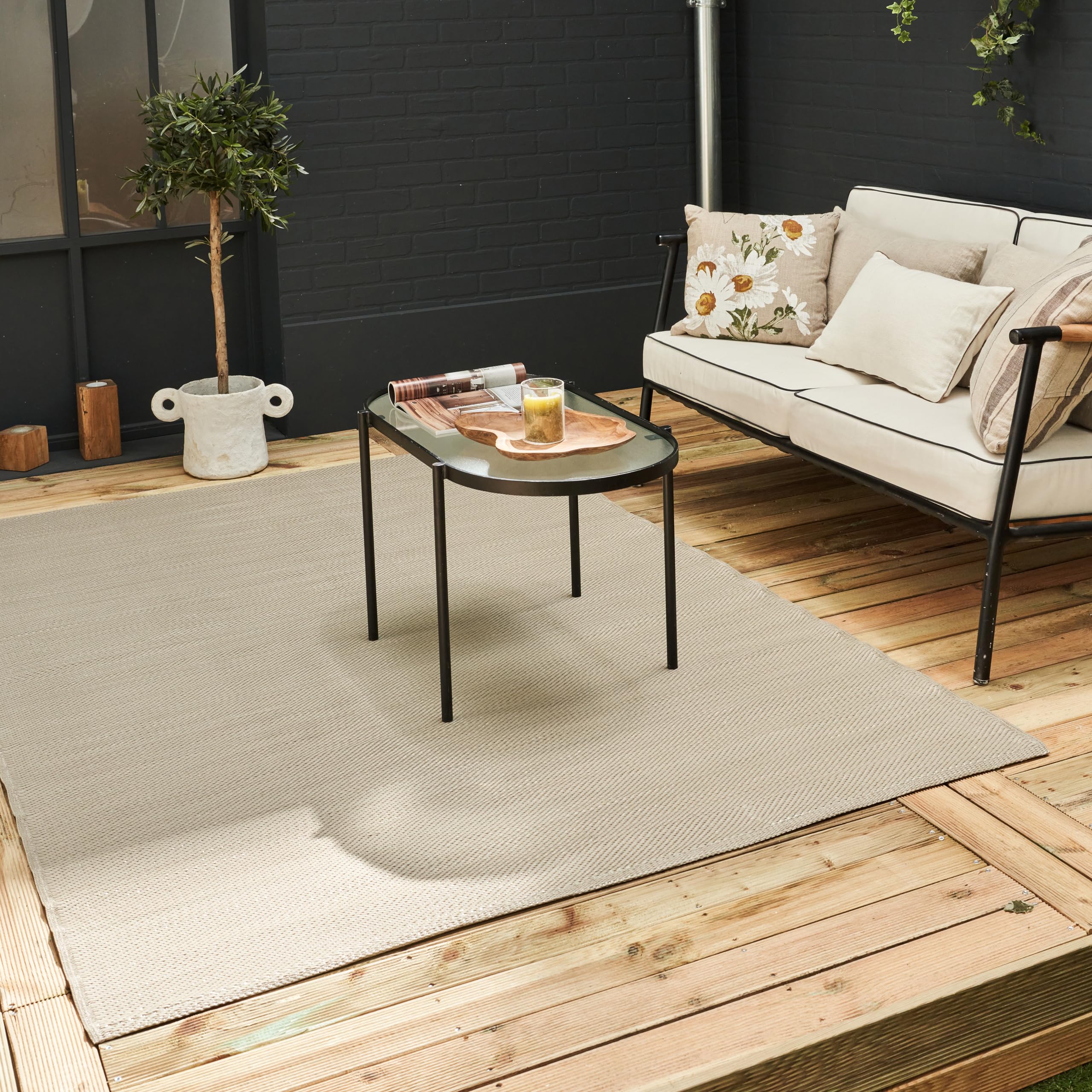 THE RUGS Urban Collection Outdoor Rug - Easy to Clean, Waterproof Plastic Outdoor Rugs for Garden, Patio, Balcony, Camping - Contemporary Plastic Straw Rug - Mono Beige, 90x150cm
