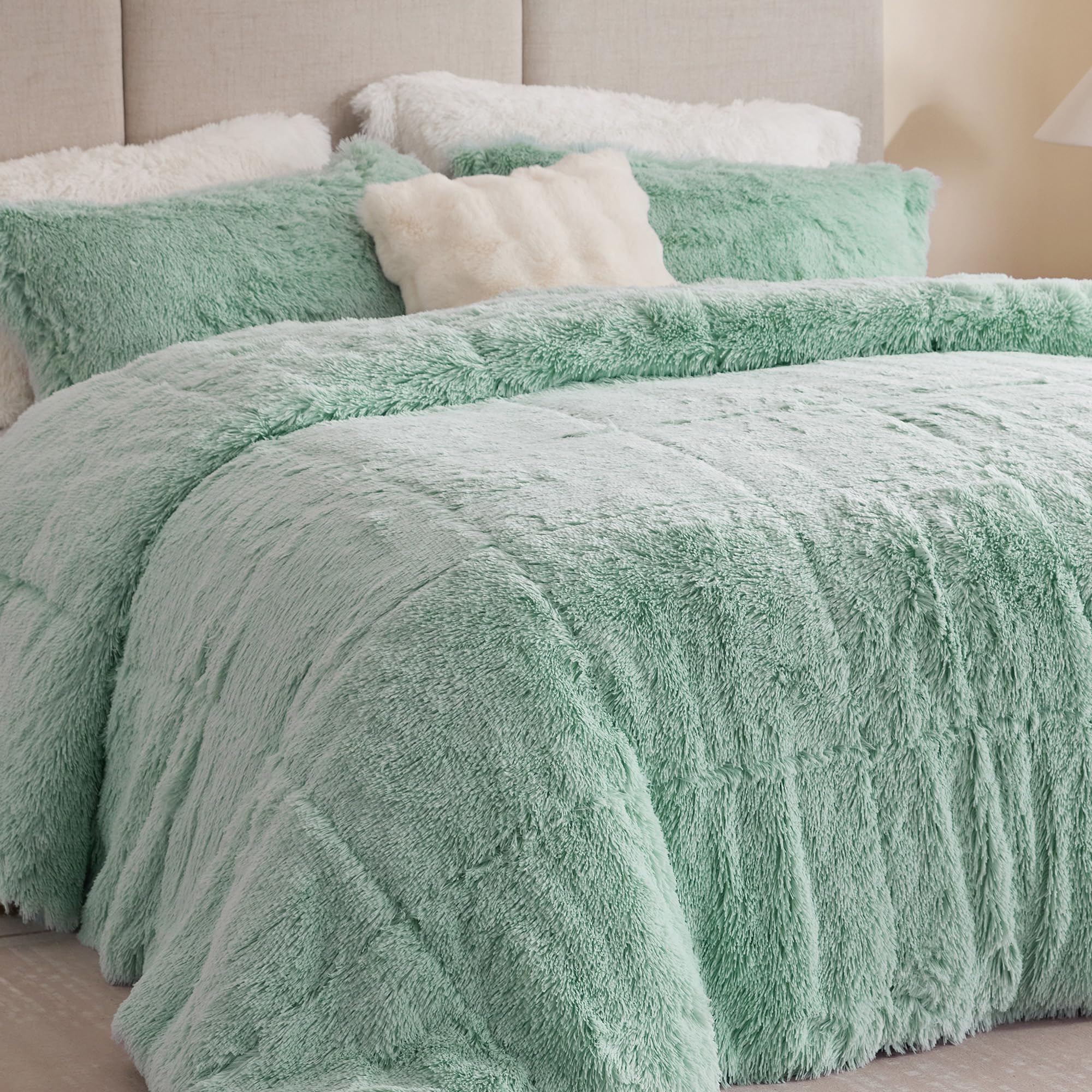 Intelligent Design Malea Shaggy Comforter Set, Long Faux Fur Cozy Down Alternative, Modern Casual Ultra Soft All Season Fluffy Bedding with Matching Sham, Full/Queen, Aqua 3 Piece Image