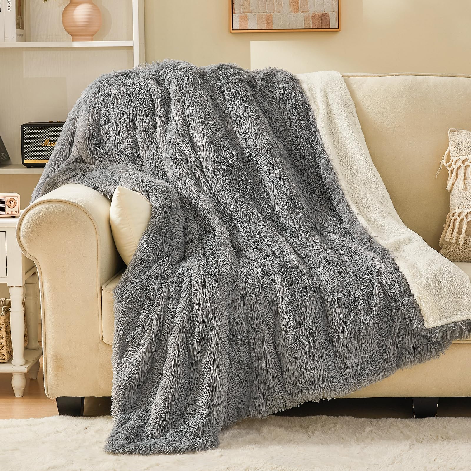 EMME Faux Fur Blanket, Super Soft, Thick and Elegant, Fluffy Microfiber Fleece Blanket, Warm Cozy Reversible Throw, Light Grey, 130 x 150 cm