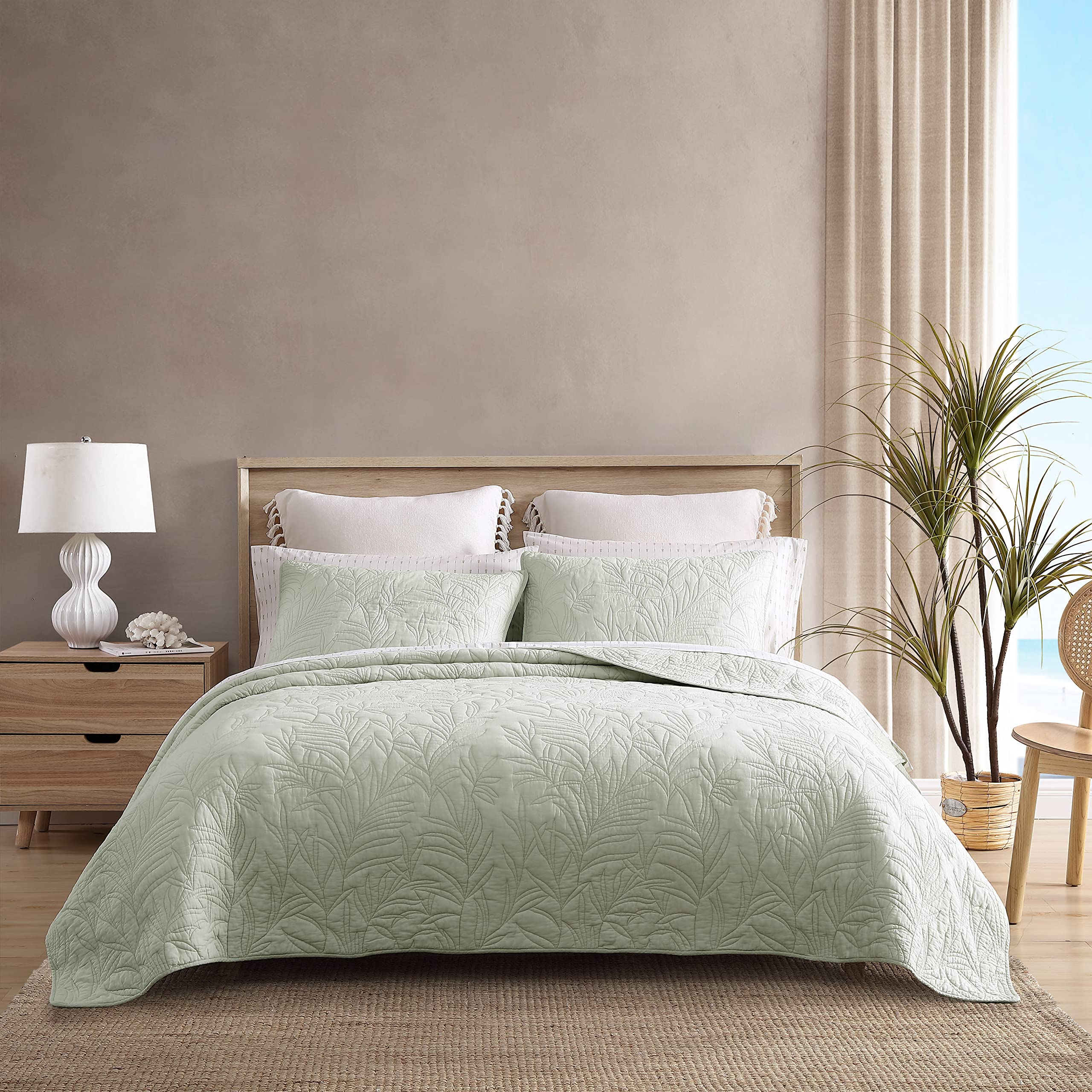 Tommy Bahama – Queen Quilt, Reversible Cotton Bedding, Soft and Cozy Bedspread, Coastal Bedding Set (Costa Sera Green, Queen)