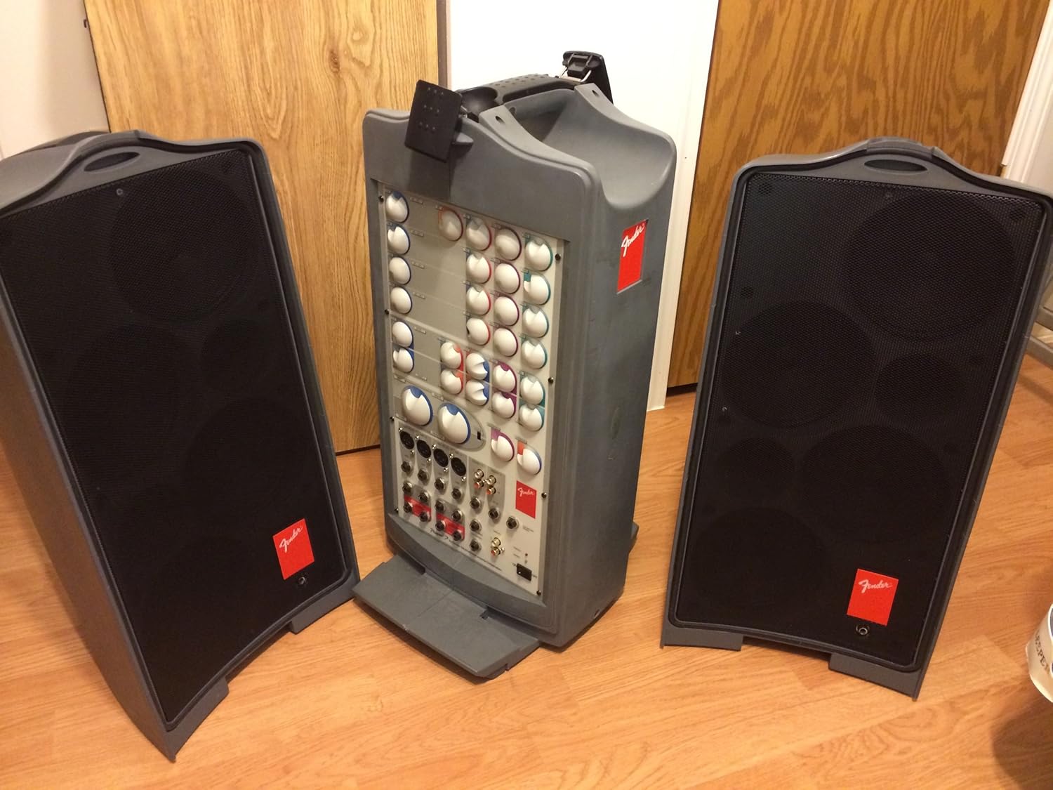 FENDER P250 Passport 250 Watt Portable Sound System Amazon.co.uk