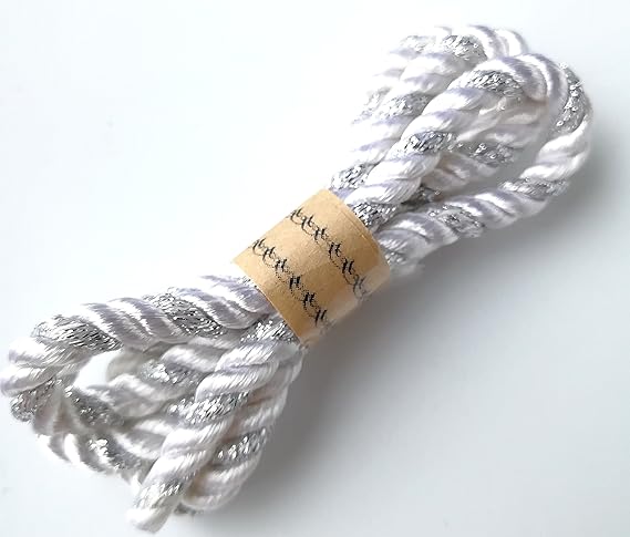 Amazon ツイストコード 撚り紐 ラッピング 紐や巾着紐などに シルバーラメ入紐 約4 8mm S1 白 3m 5311 5 コード ひも 通販