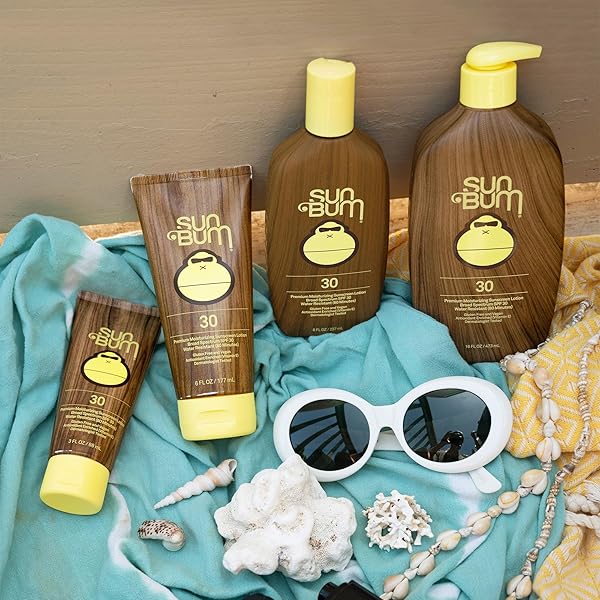 SUN BUM ORIGINAL SPF 50 SUNSCREEN BODY LOTION | BROAD SPECTRUM MOISTURIZING SUNBLOCK WITH VITAMIN E | HAWAII 104 ACT COMPLIANT (OCTINOXATE & OXYBENZONE FREE) | 8 OZ