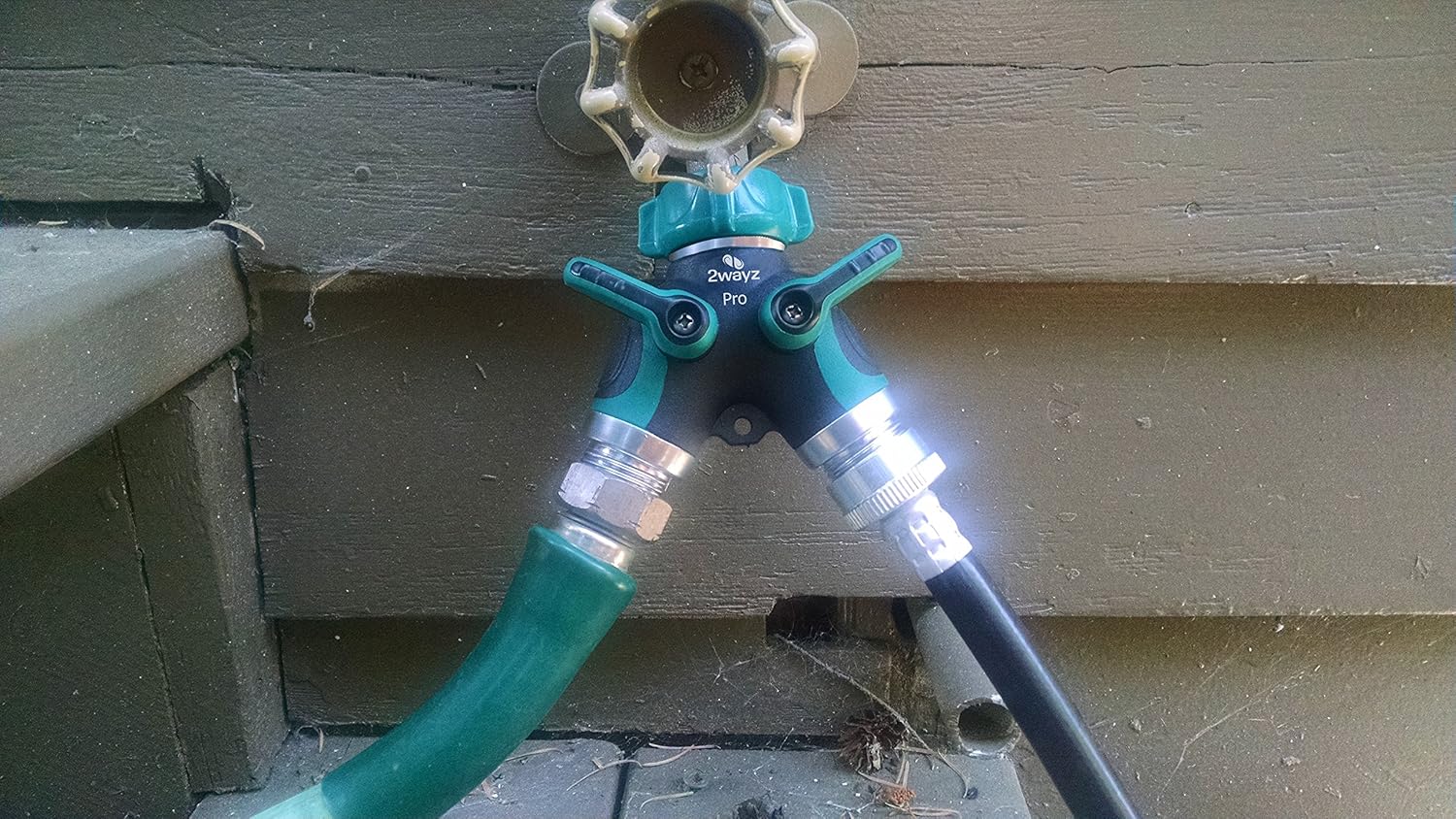 2wayz All Metal Body Garden Hose Splitter. 2020 Version - 100% Secured, Bolted & Threaded. Easy Grip, Smooth Long Handles y Valve: Garden & Outdoor