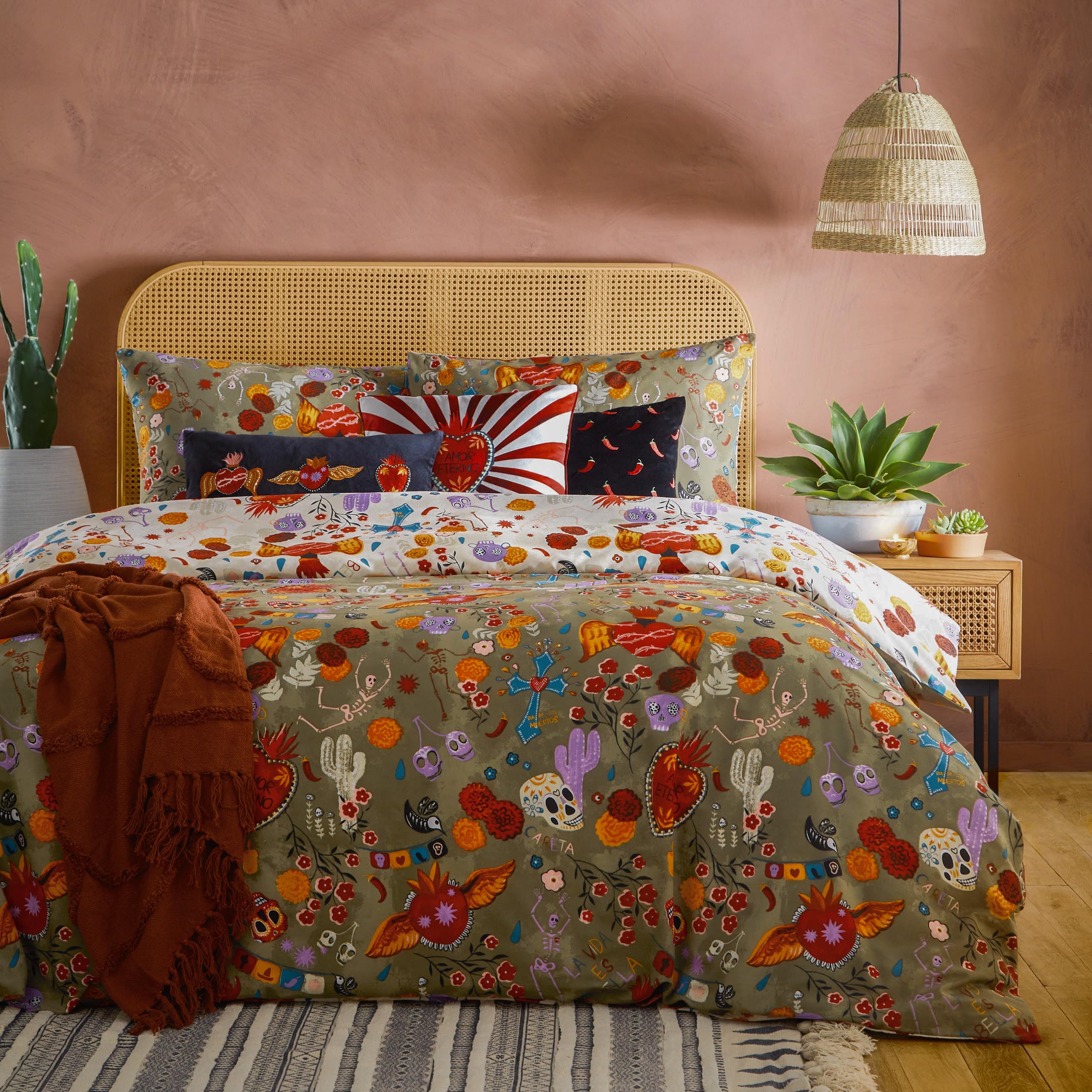 furn. La Vida Festive Reversible Duvet Cover Set – Dia de los Muertos Inspired Bedding (Multicolour – Double)