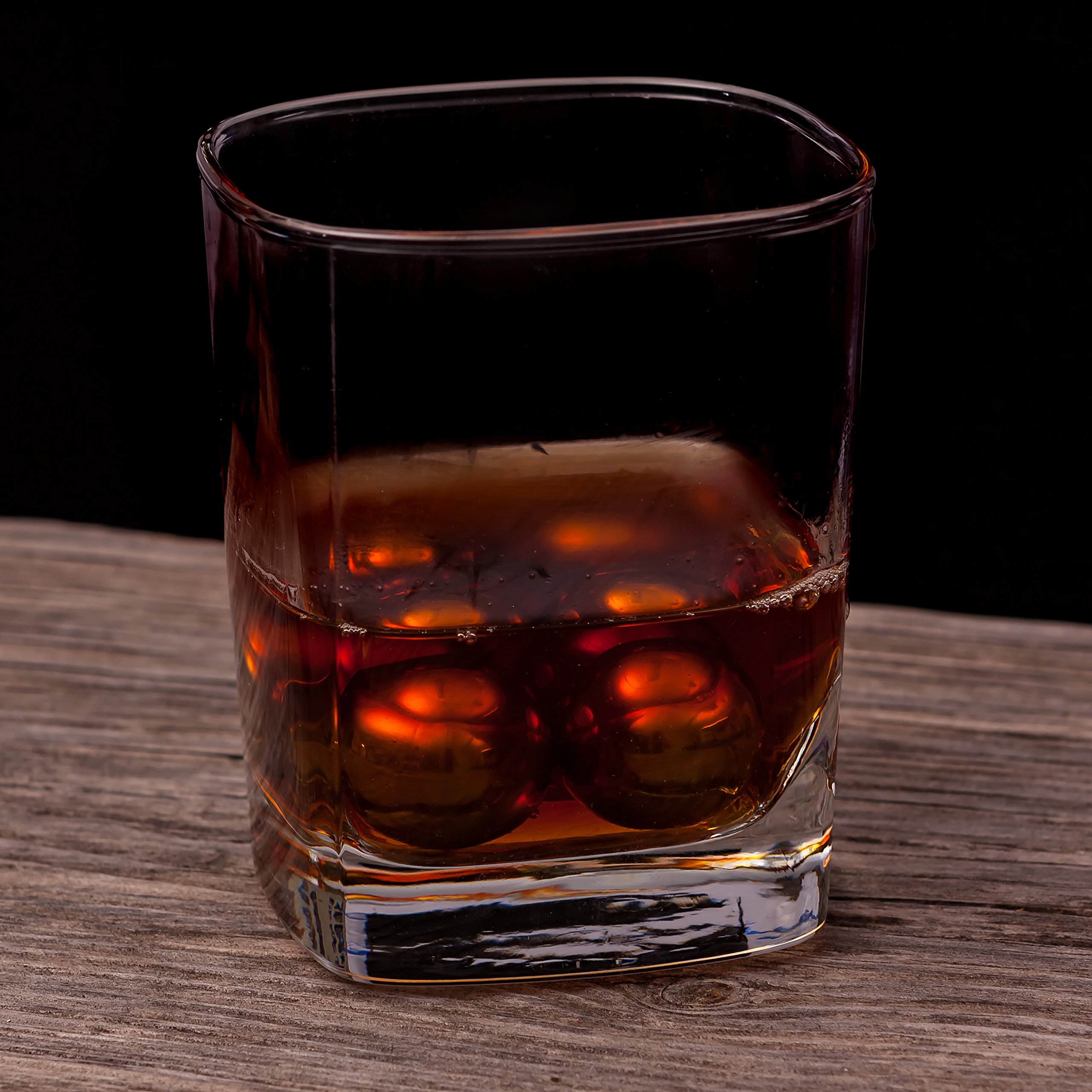 Wine Rocks BlizeTec Reusable Beverage Cubes & Whiskey Chilling Stones