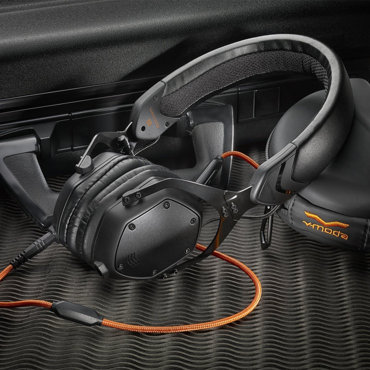 V-Moda Xs On-Ear Metal Noise-Isolating Headphones - Matte Black, One Size - Image 5