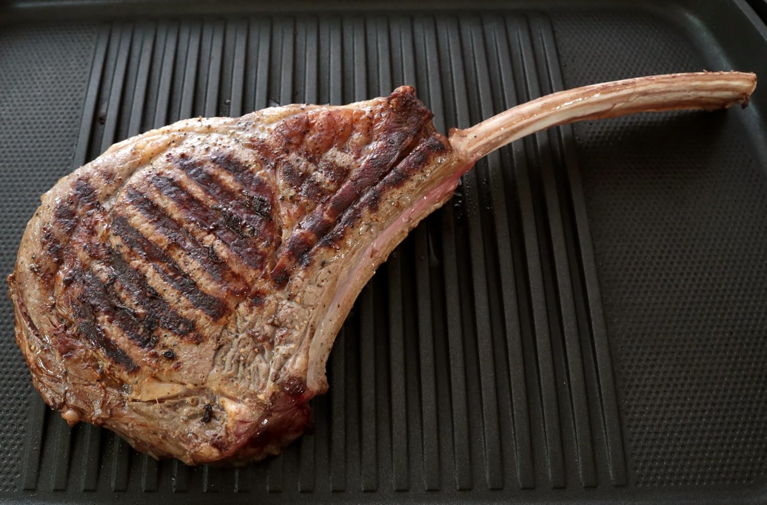 Amazon 加茂川 トマホーク ステーキ 1本 約1kg q バーベキュー Tomahawk Steak 加茂川 牛肉 通販