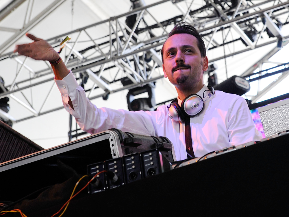 Dimitri From Paris bei Amazon Music