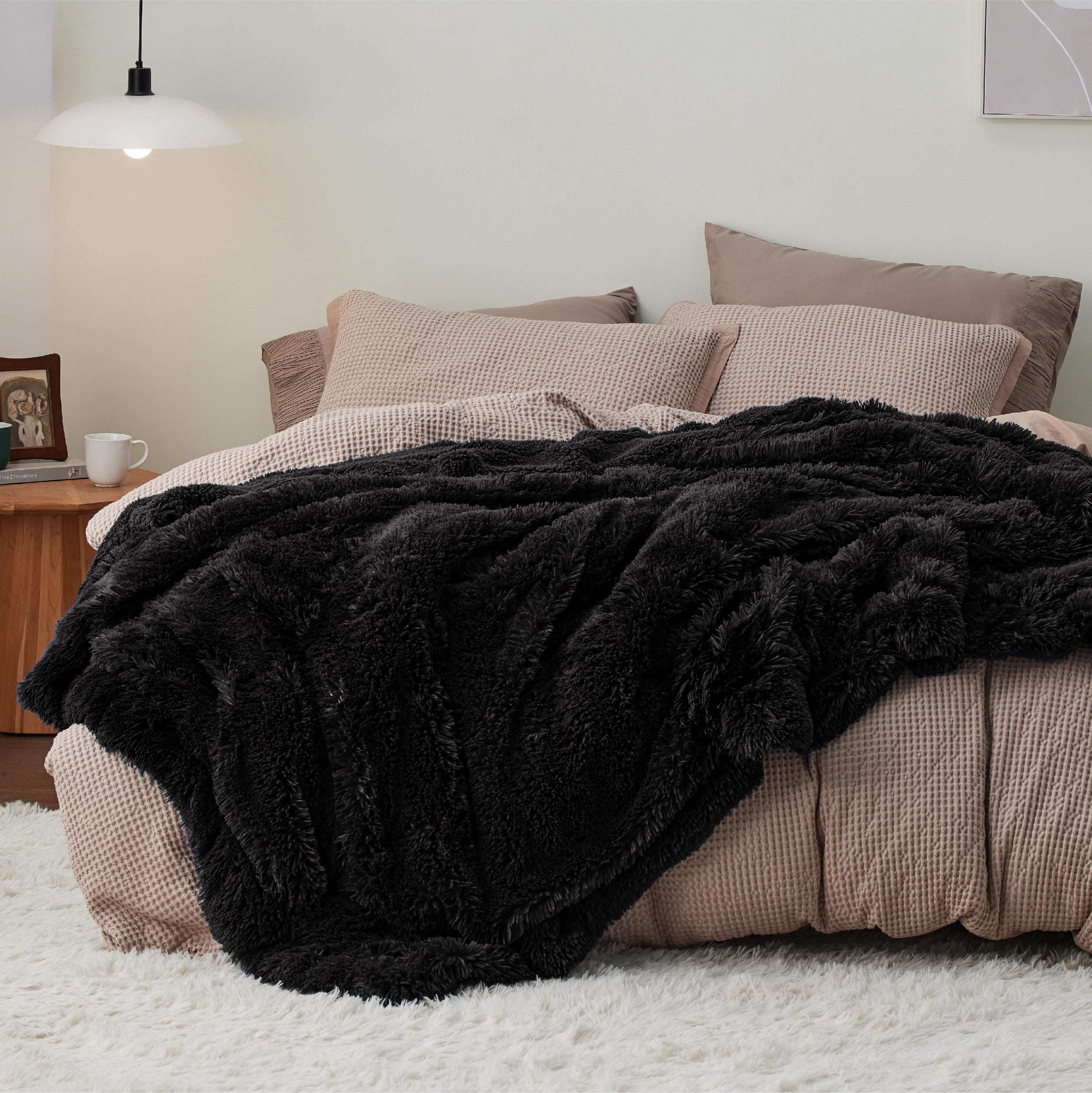 Bedsure Fluffy Black King Size Blanket for Bed, Thick Soft Sherpa Faux Fur Fleece Bedding Fuzzy Plush Winter Warm Heavy Oversize Big Large King Blanket, Cozy Black Gifts for Men Women, 108x90