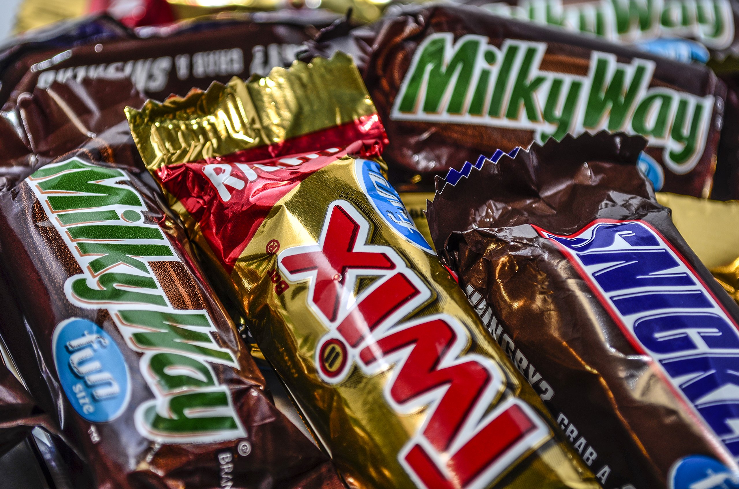 Chocolate Candy Assortment (5.6 lb Bag) Reese's, Milky Way ...