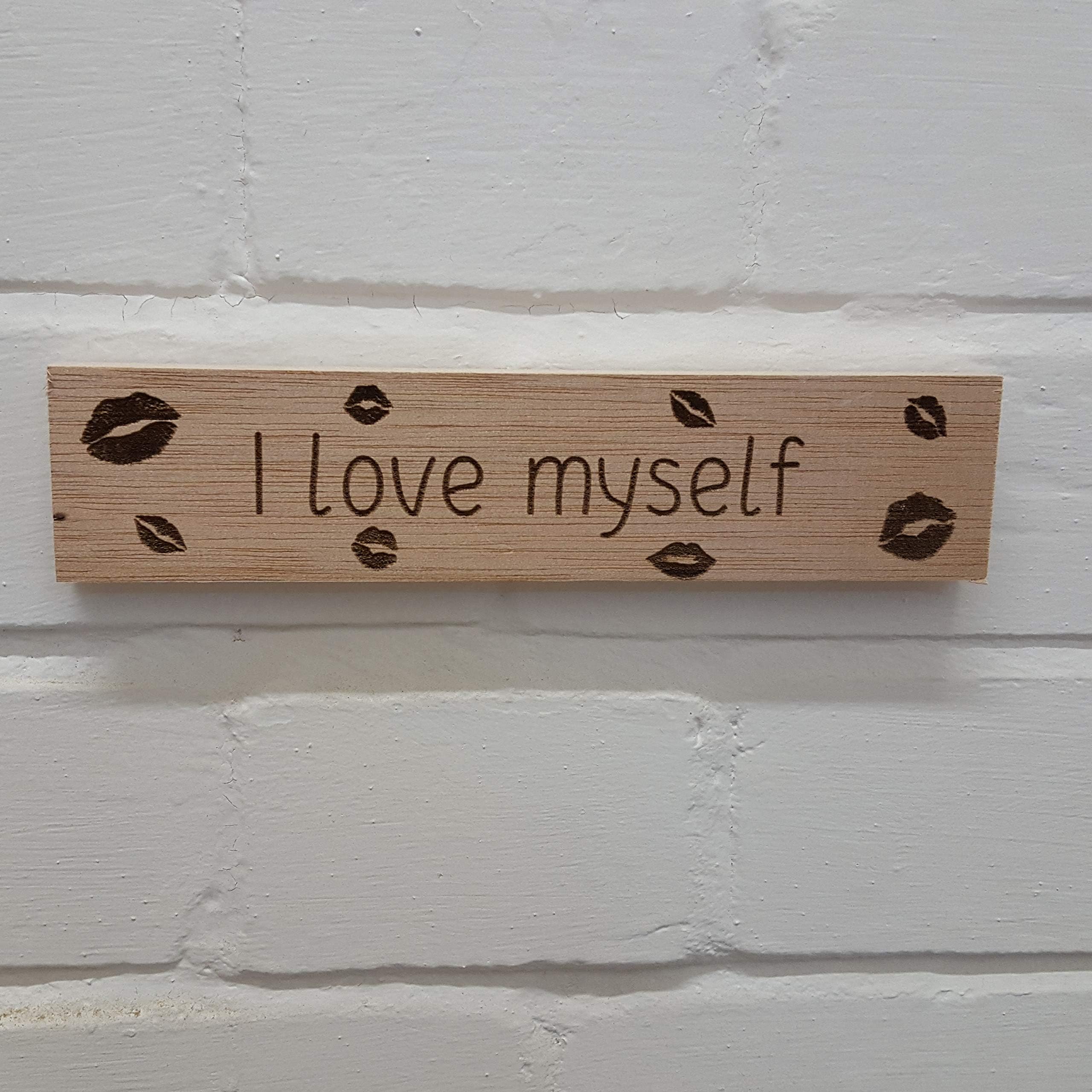 Cutncraft Designs Personalised wooden plaque/sign bespoke childs bedroom door/custom text - Lips
