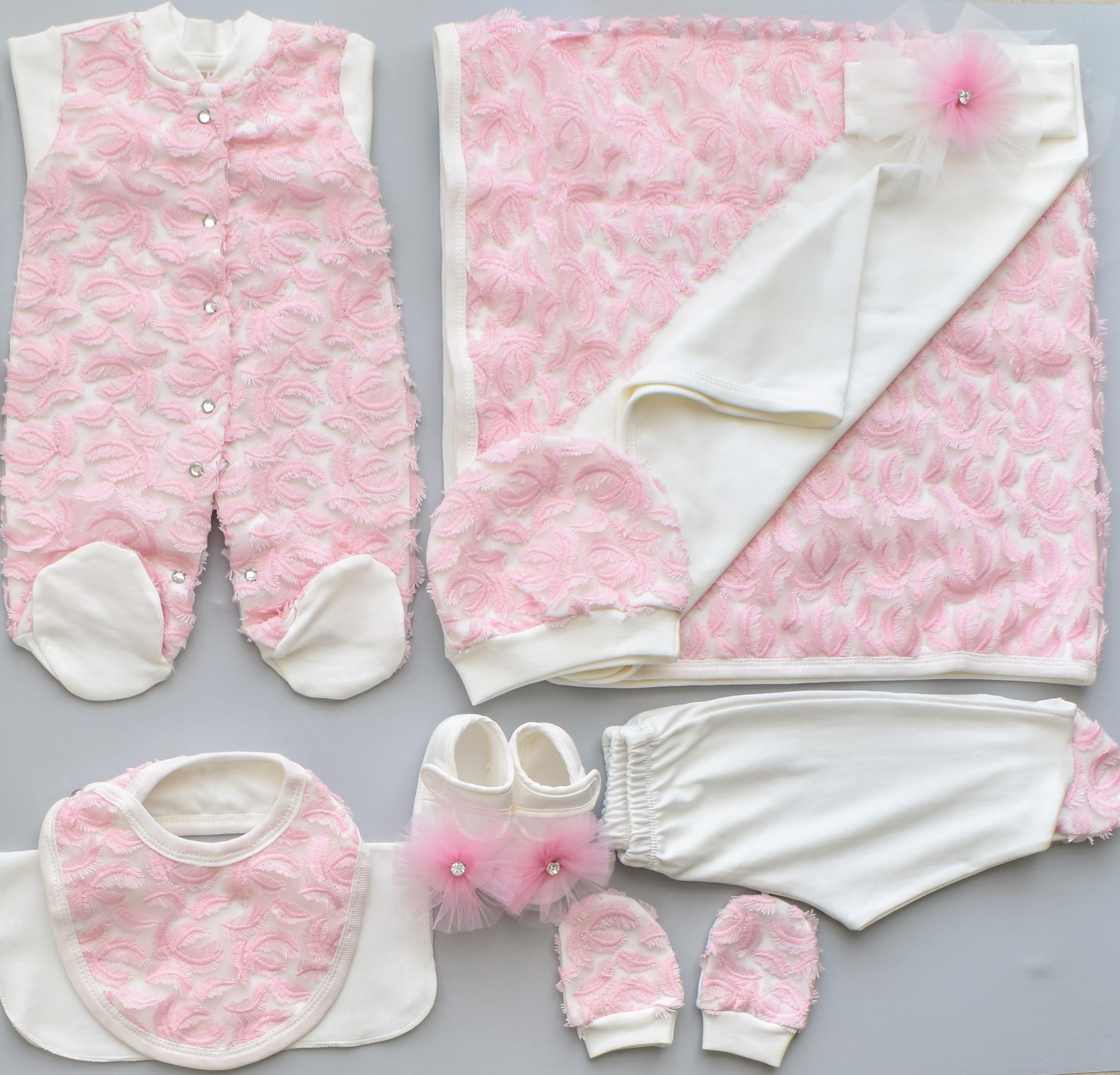 11 Piece Pink Newborn Set – 0-3 Months